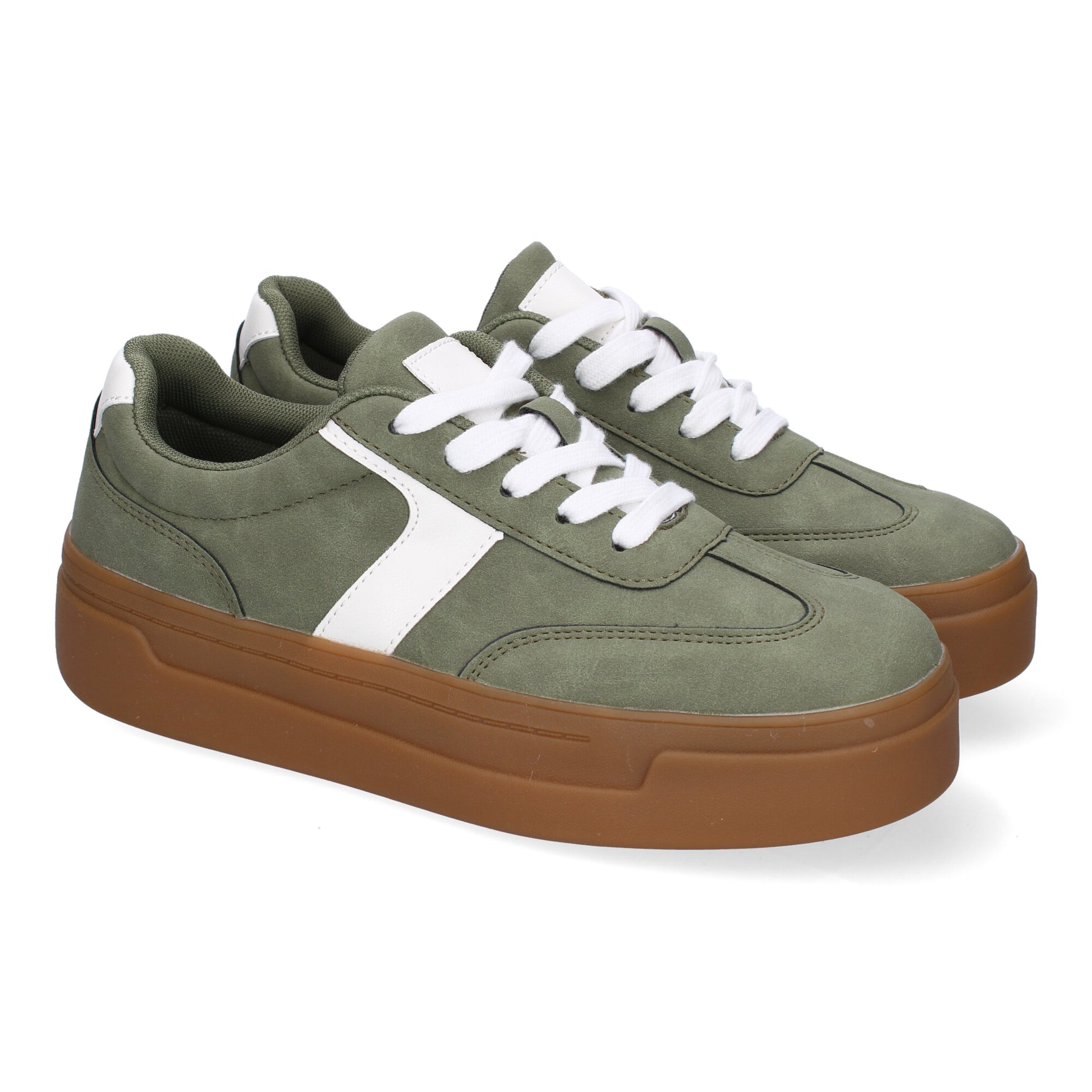 Zapatillas deportivas planas de mujer en color verde con detalles sofisticados.