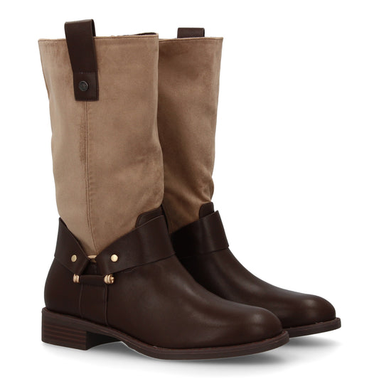 Bota kaki de mujer con doble textura, cremallera, detalles metálicos y tacón bajo, ideal otoño invierno.