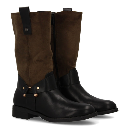 Bota verde de mujer con doble textura, cremallera, detalles metálicos y tacón bajo, ideal otoño invierno.