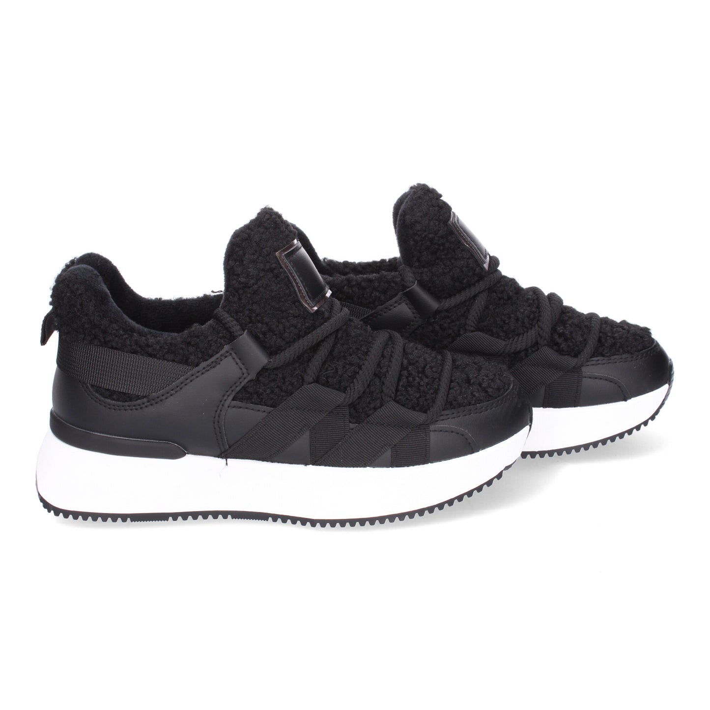 Zapatillas deportivas negras borreguillo