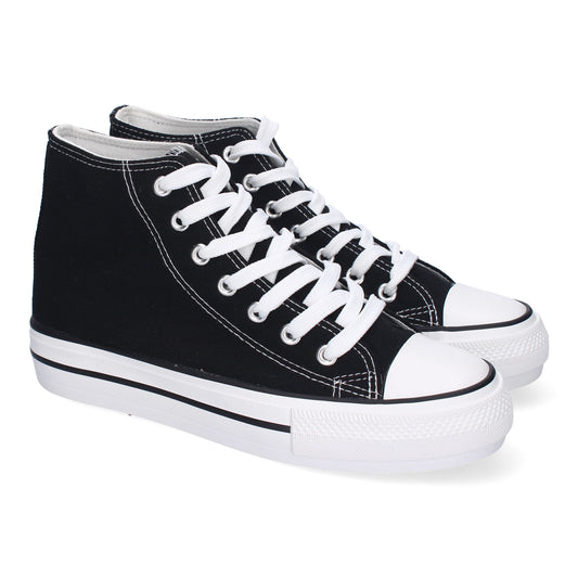 Bamba abotinada para mujer de color negro con cierre de cordones.