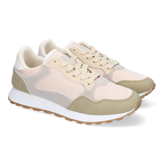 Zapatilla deportiva casual beige de mujer con detalles modernos y cordones.