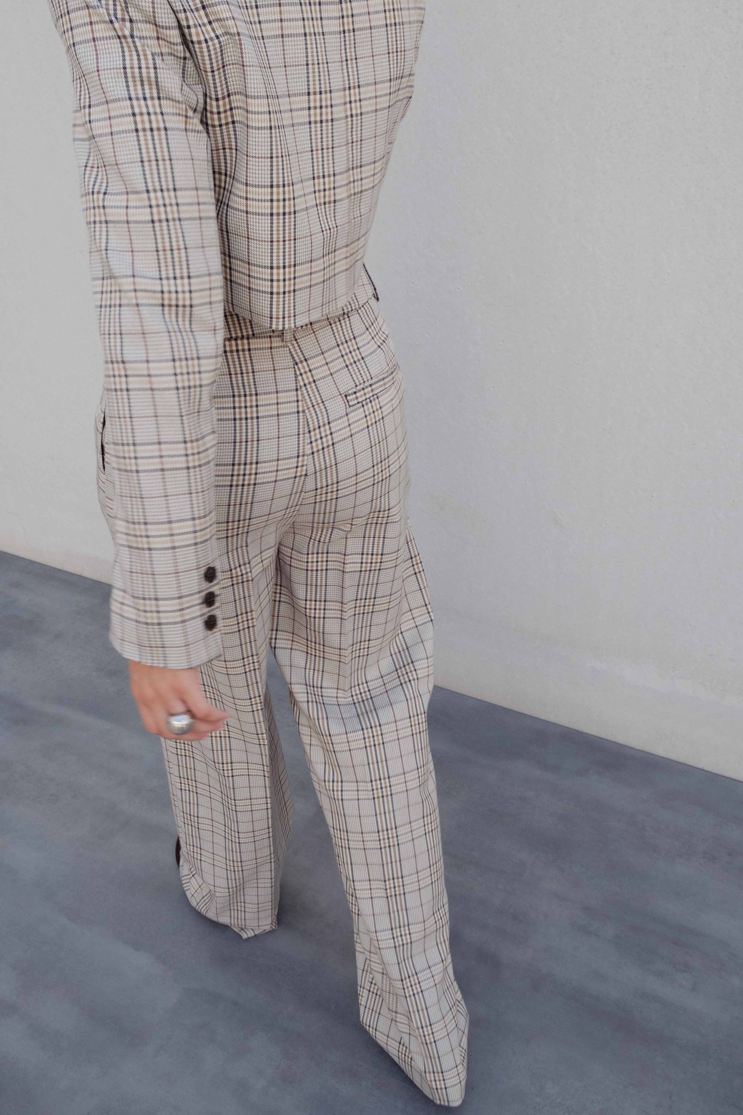 Pantalón pinzas cuadros mujer tiro alto pernera ancha