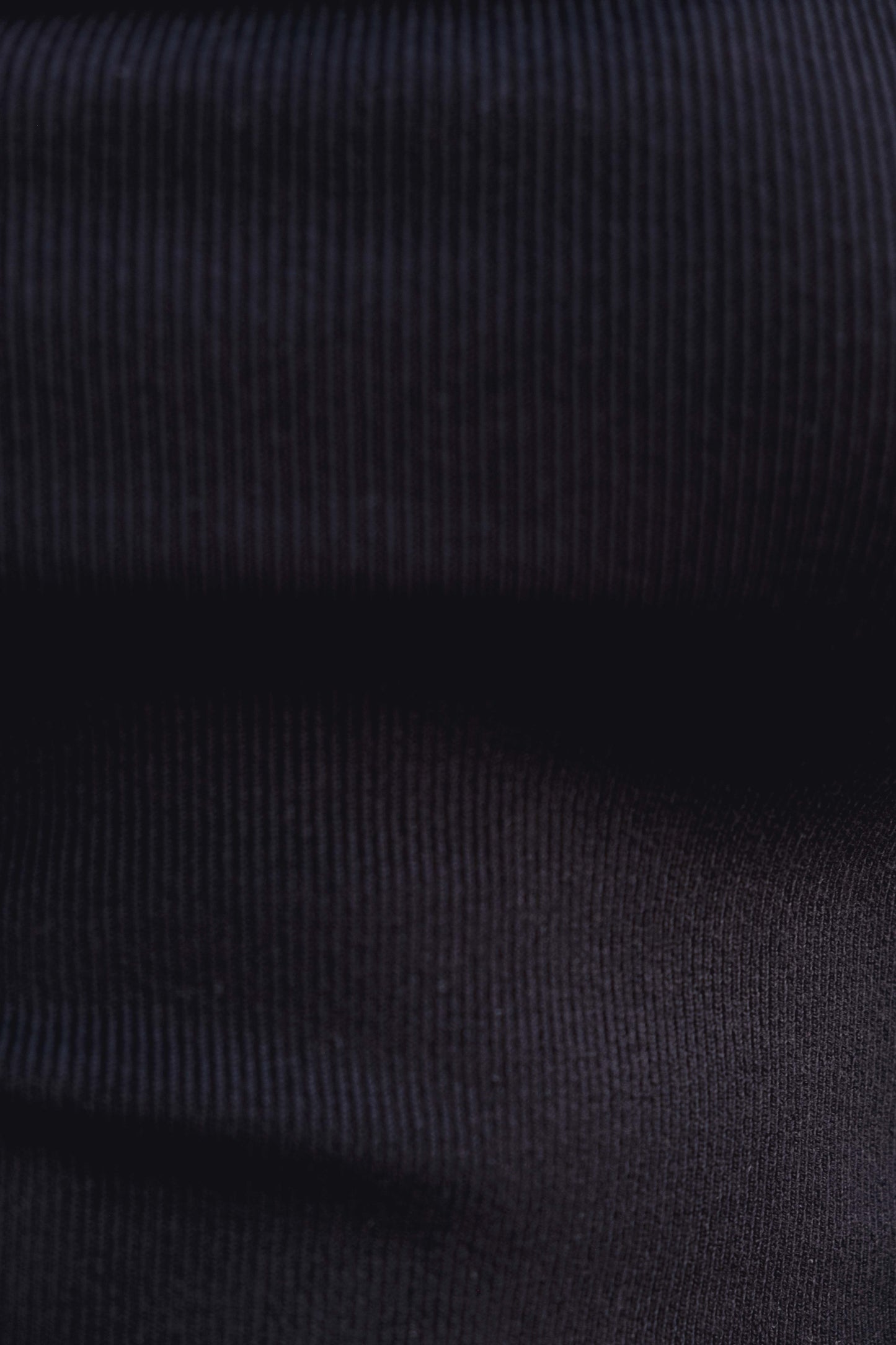Jersey punto negro hombros descubiertos escote barco
