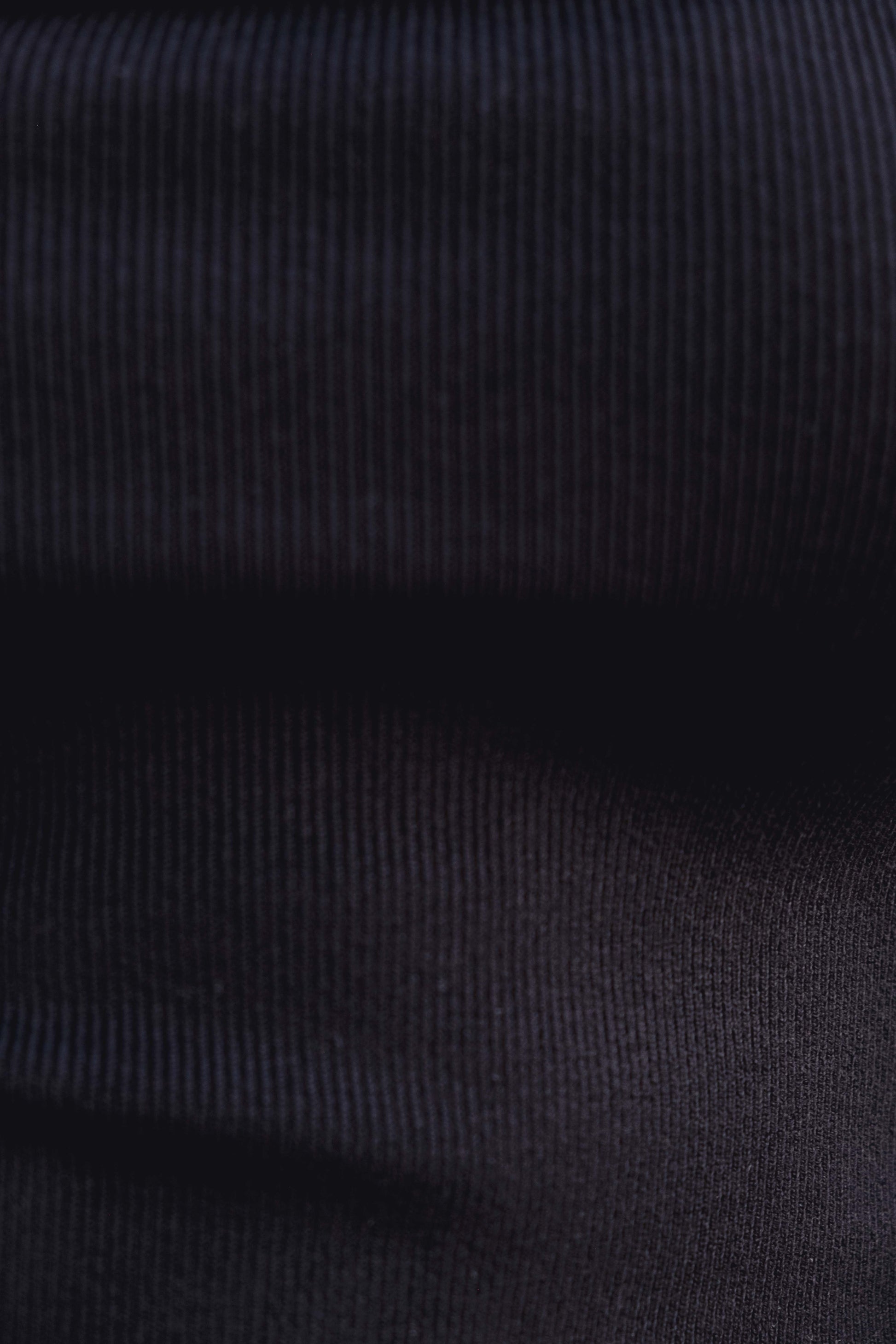 Jersey punto negro hombros descubiertos escote barco