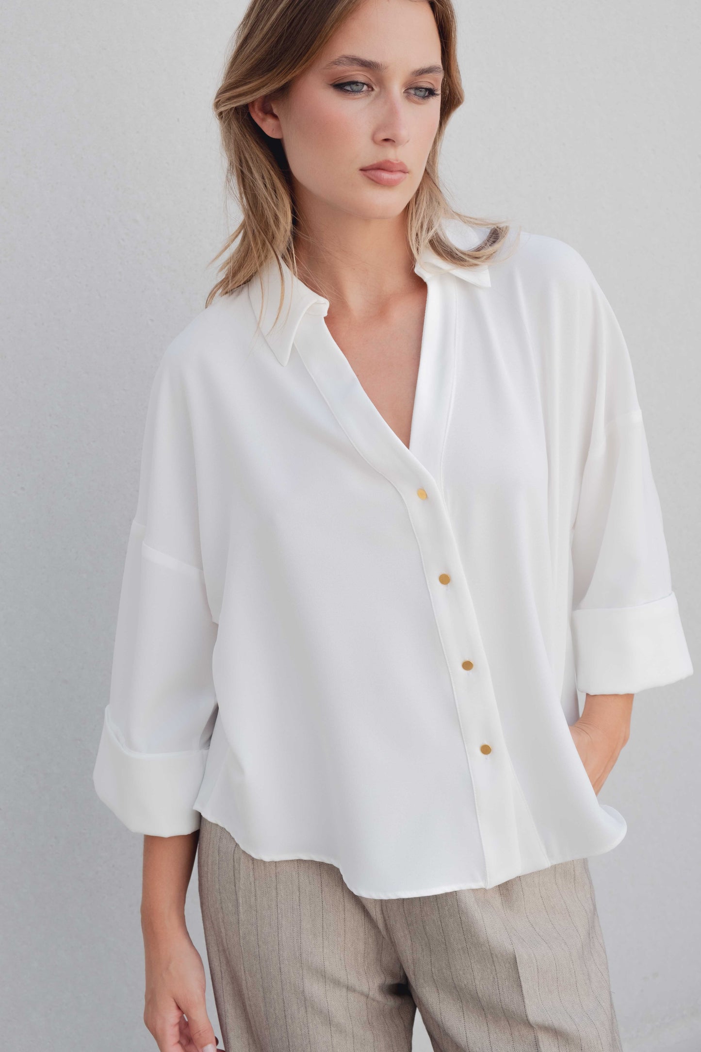Camisa crudo manga ancha vuelta diseño español