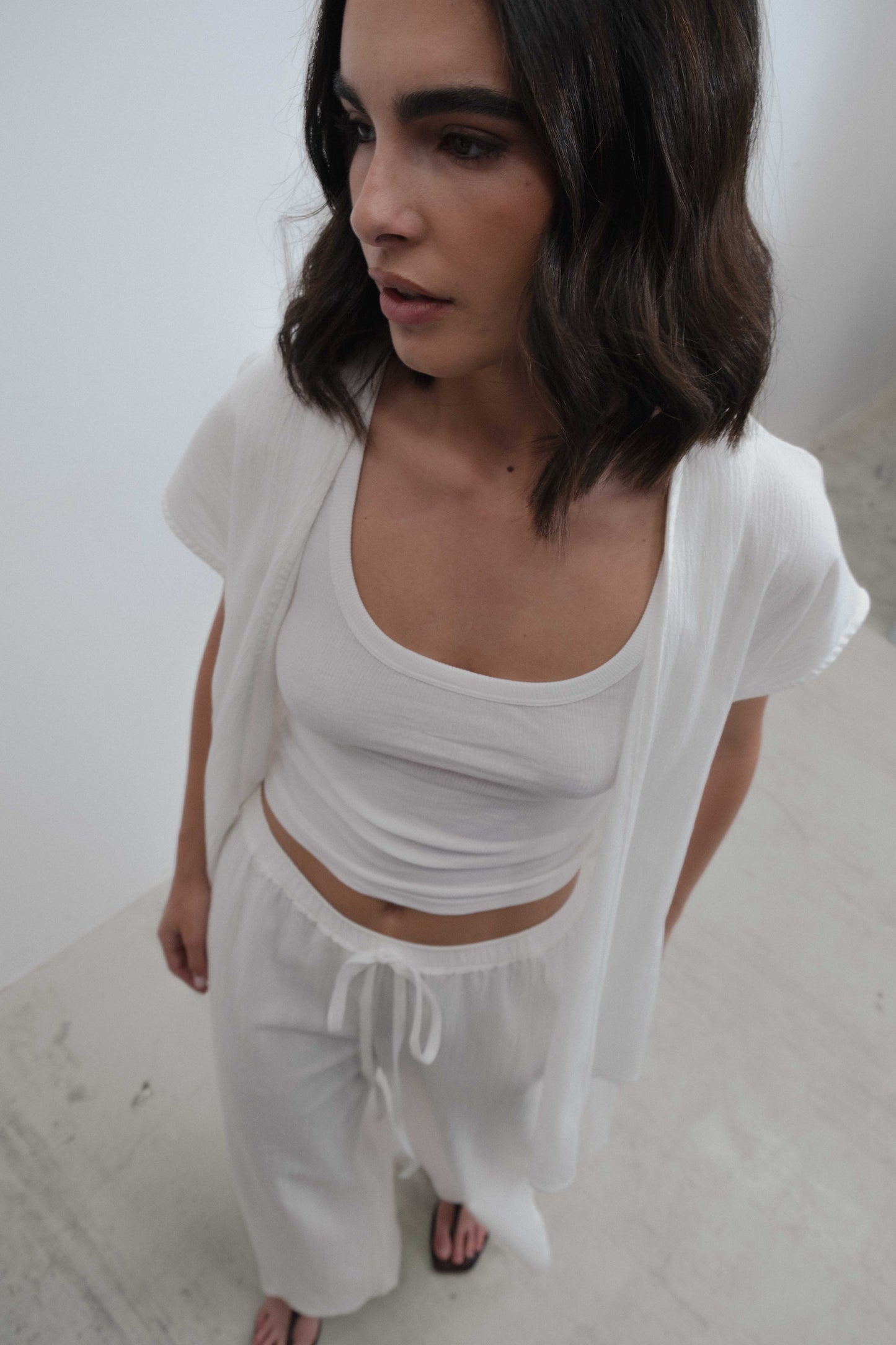 Pantalón fluido de algodón con aberturas laterales para mujer