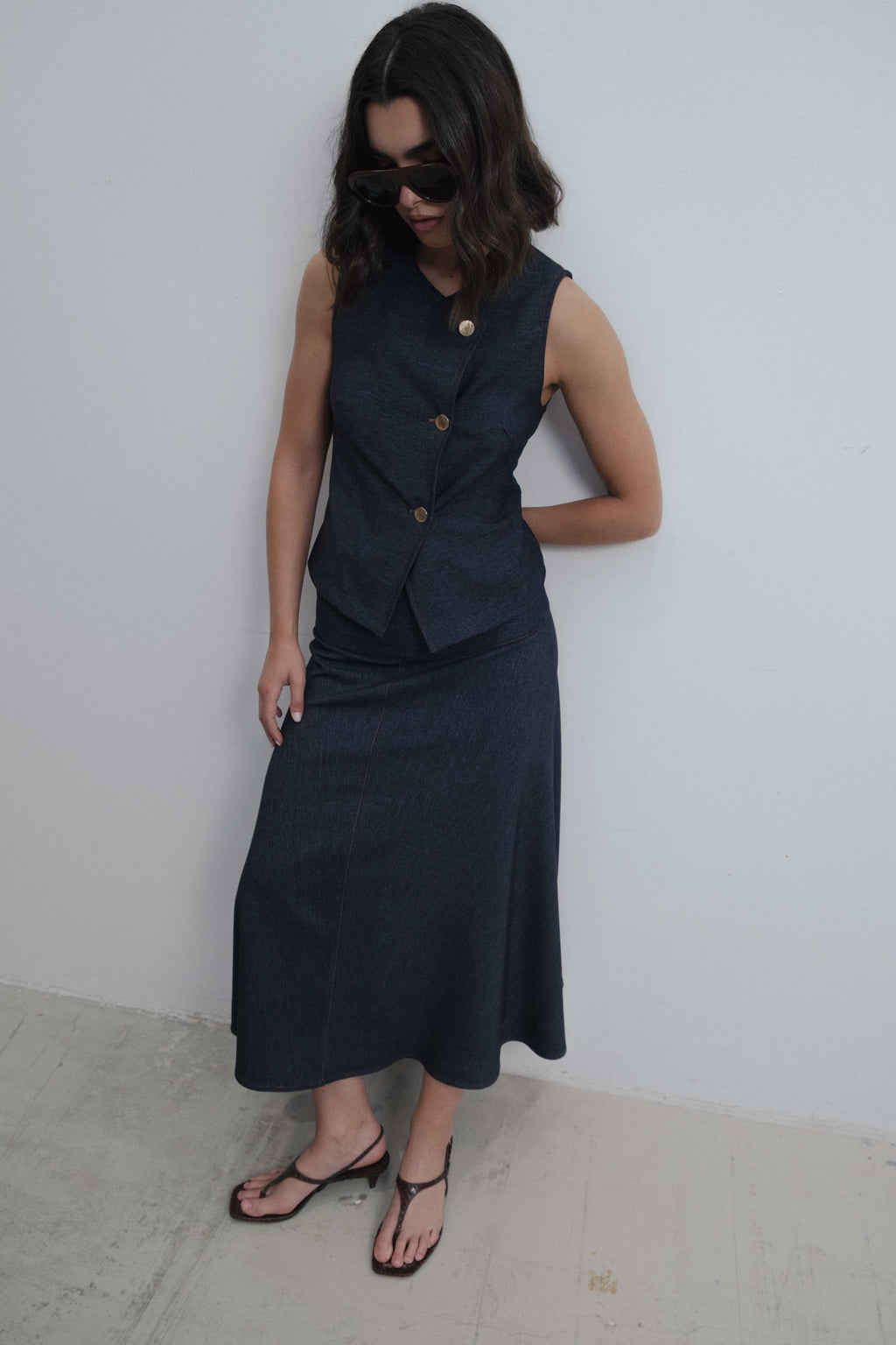 Chaleco cruzado de efecto denim con cuello redondo y botones para mujer