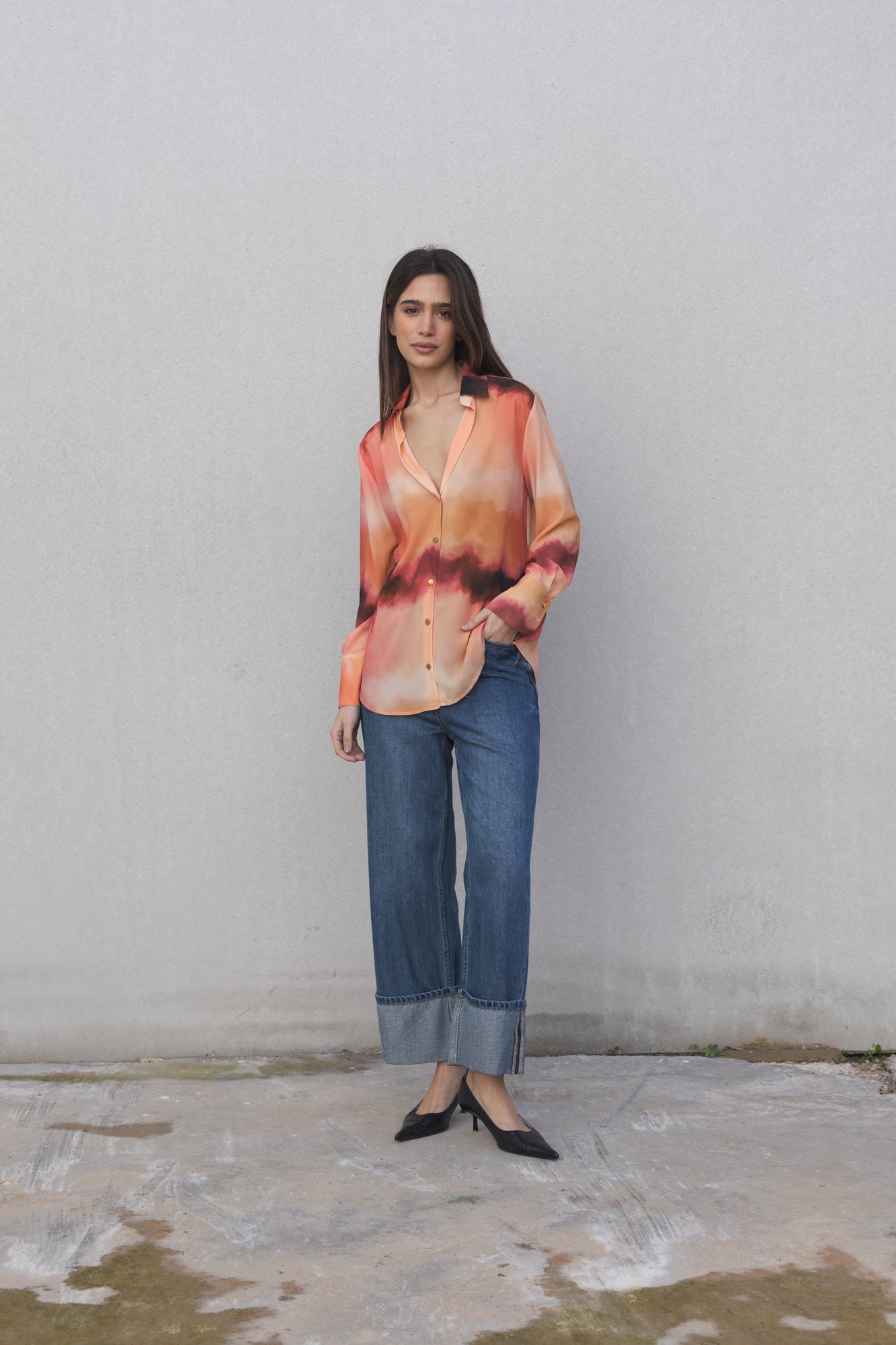 Camisa satinada estampada coral acabado brillante