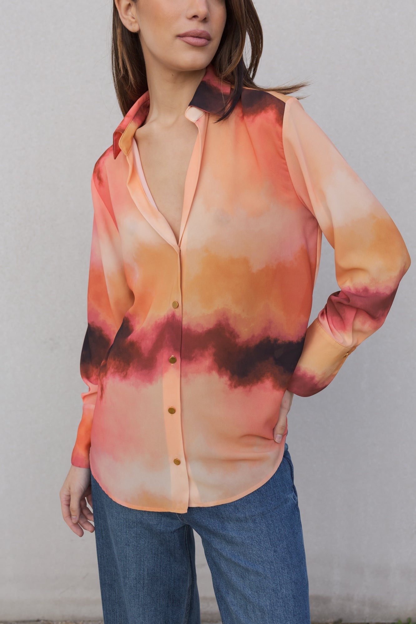 Camisa satinada estampada coral acabado brillante