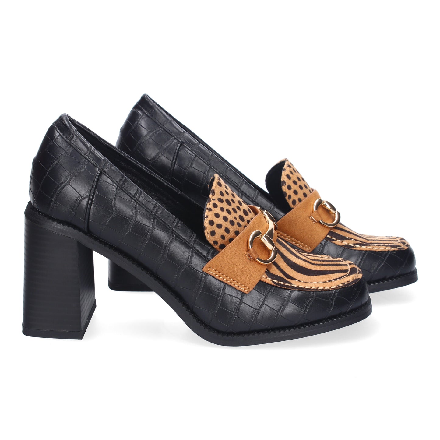 Mocasín de Tacón Camel con Detalle Metálico