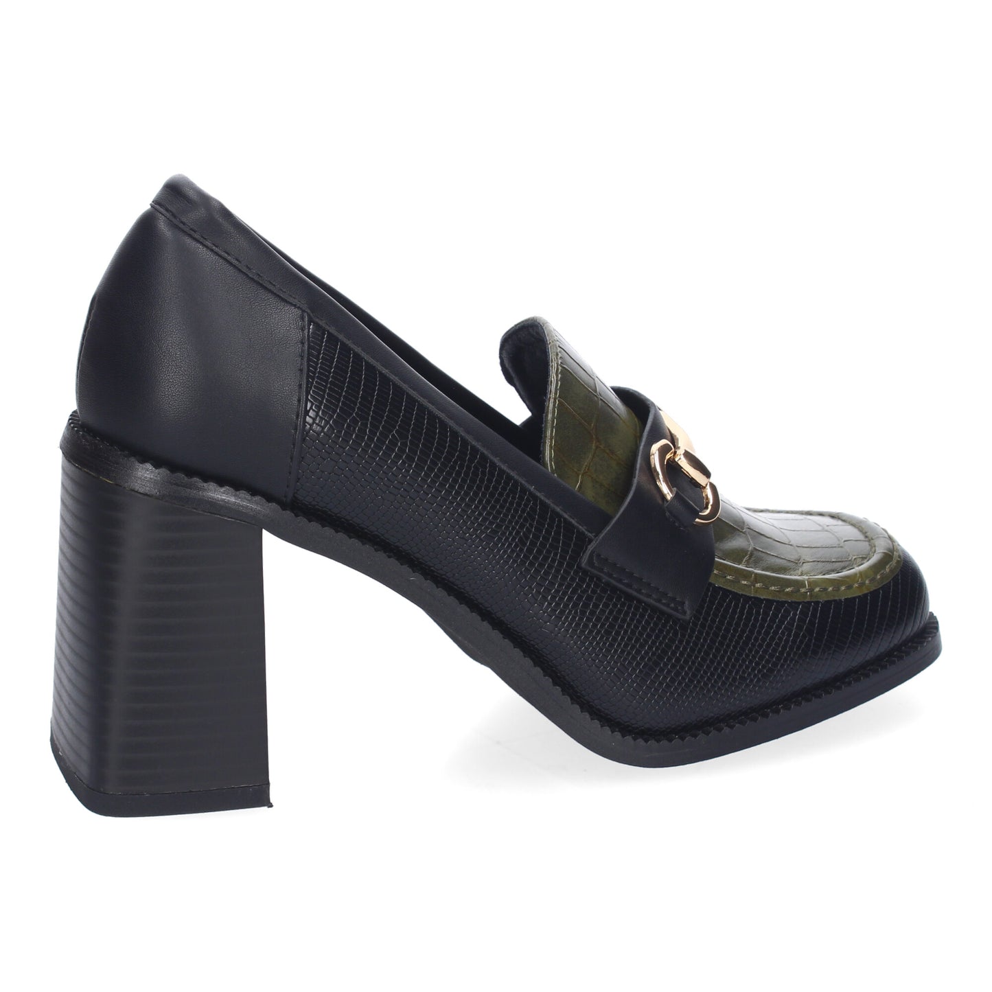 Mocasín de Tacón Verde con Detalle Metálico