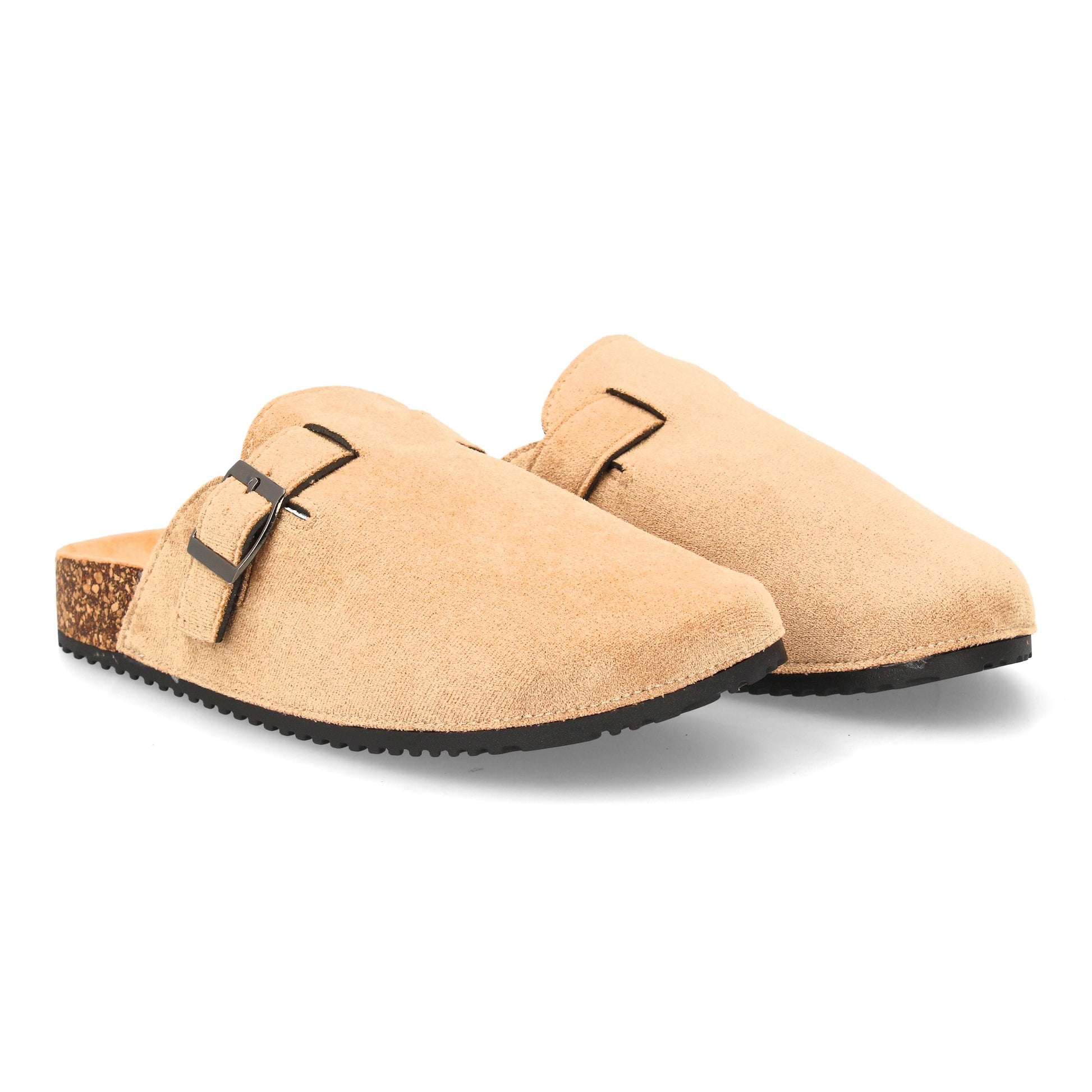 Zueco para hombre LL66-210 en color taupe, de diseño cómodo, con pala suave y hebilla metálica ajustable.