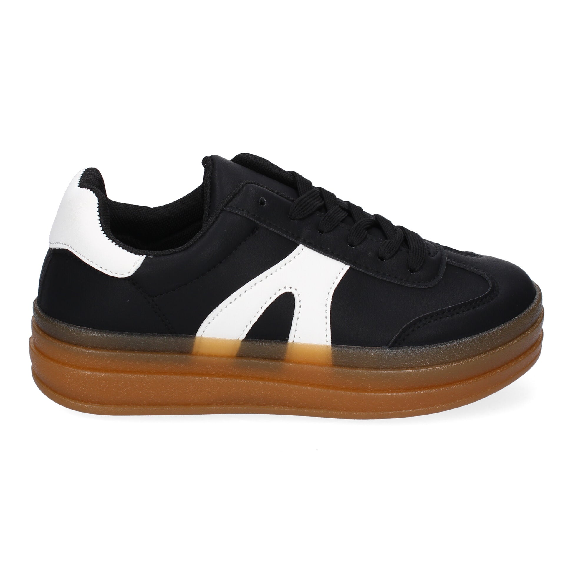 Zapatillas deportivas planas de mujer en color negro, cómodas para uso diario.