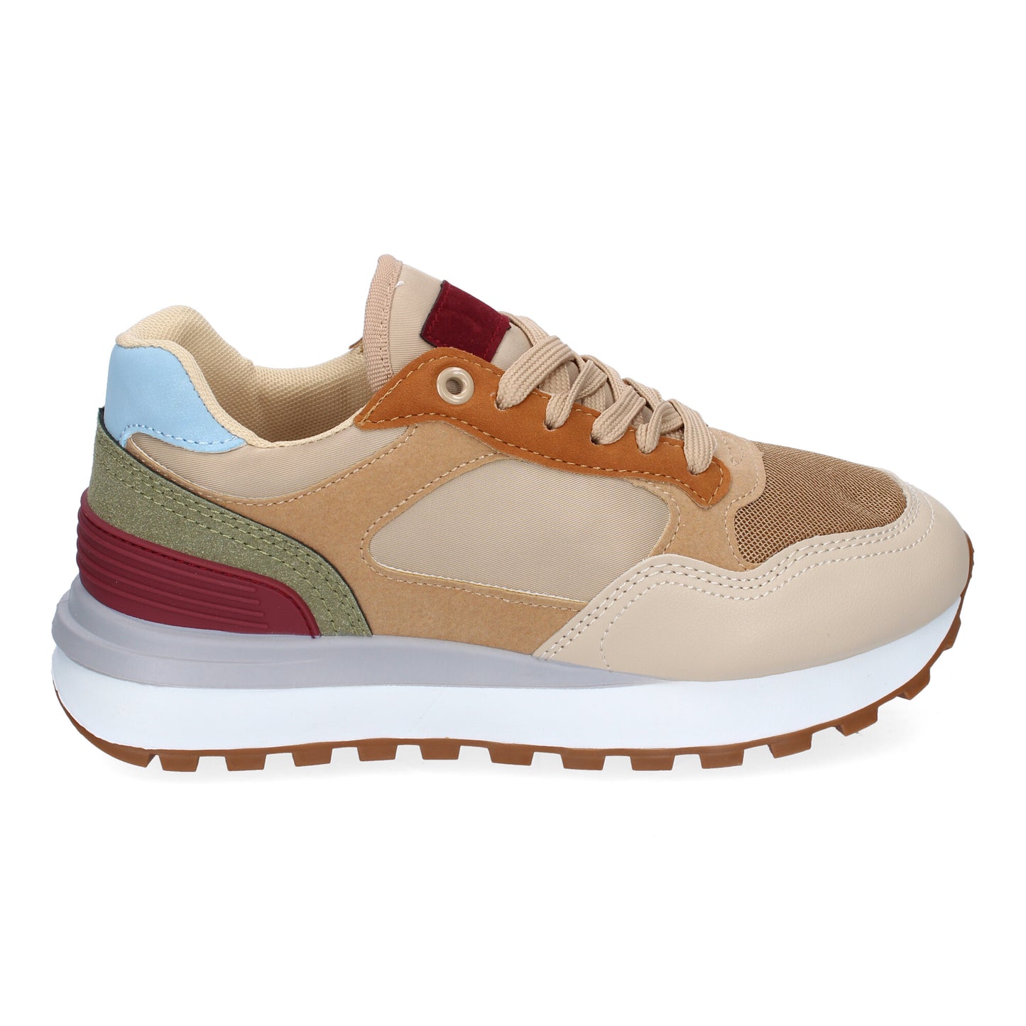 Zapatillas planas deportivas de mujer en color beige con puntera redonda y cordoneras.