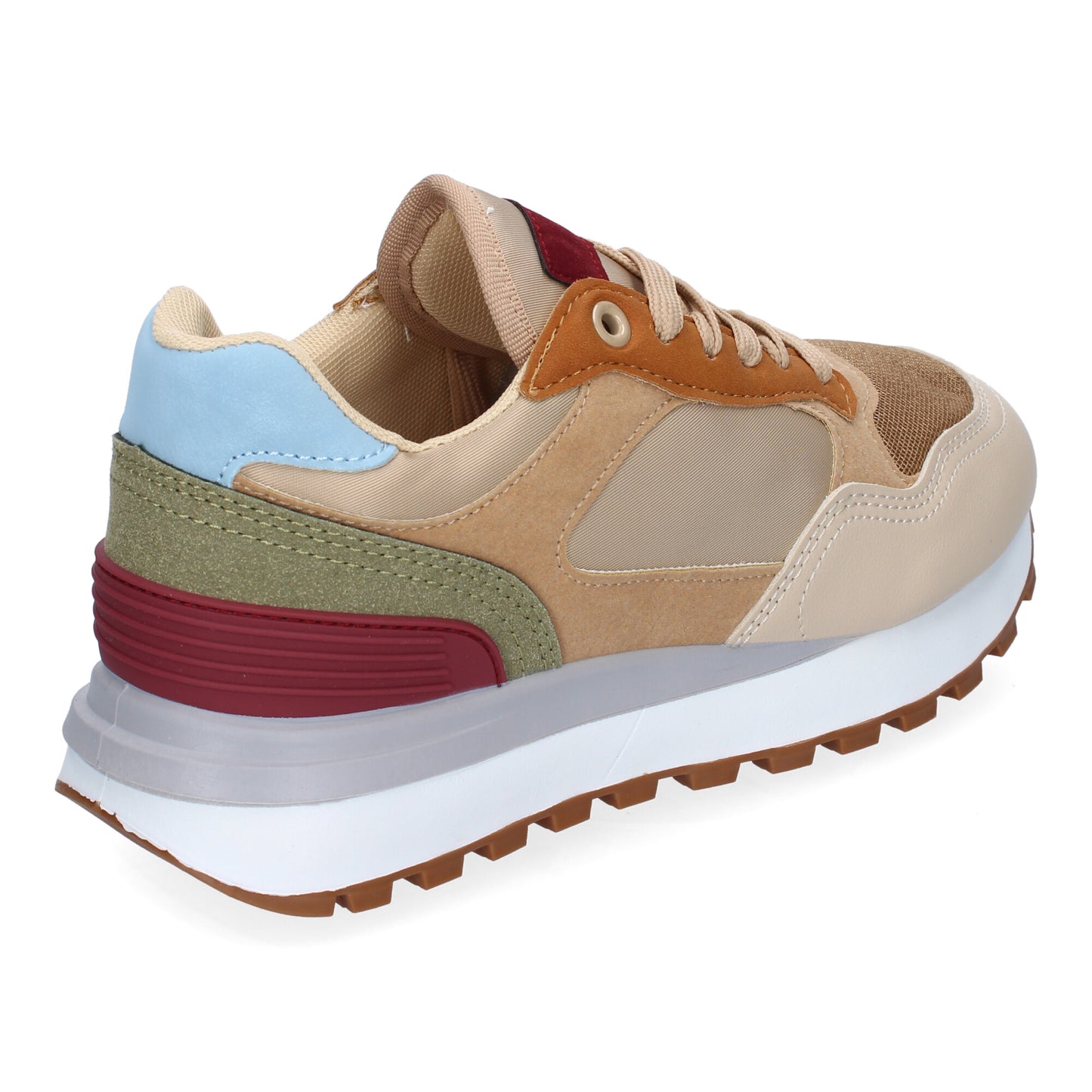 Zapatillas planas deportivas de mujer en color beige con puntera redonda y cordoneras.