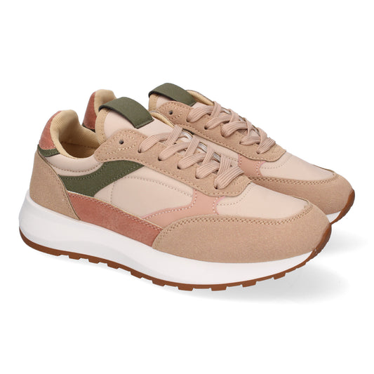 Zapatillas planas deportivas de mujer en color rosa con puntera redonda y cordoneras.