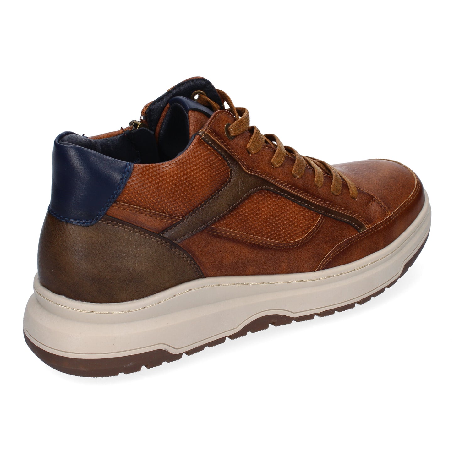 Zapatilla casual abotinada de hombre en color cuero, con puntera redonda, cordones y cremallera.