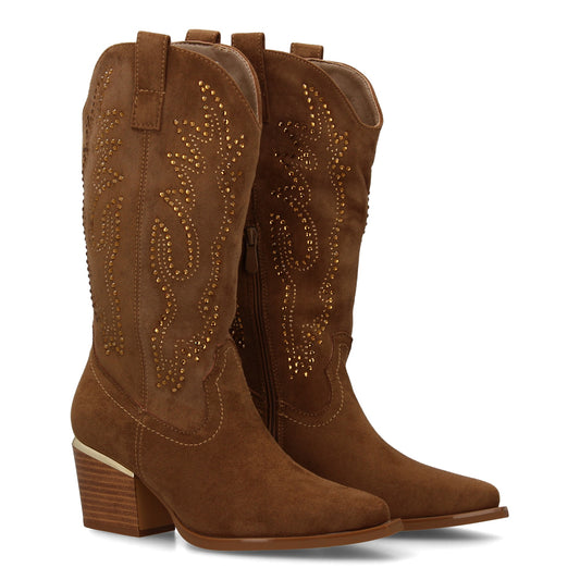 Bota de mujer de caña alta color taupe. Detalle de brillo, tacón cómodo con adorno metálico y cremallera lateral.