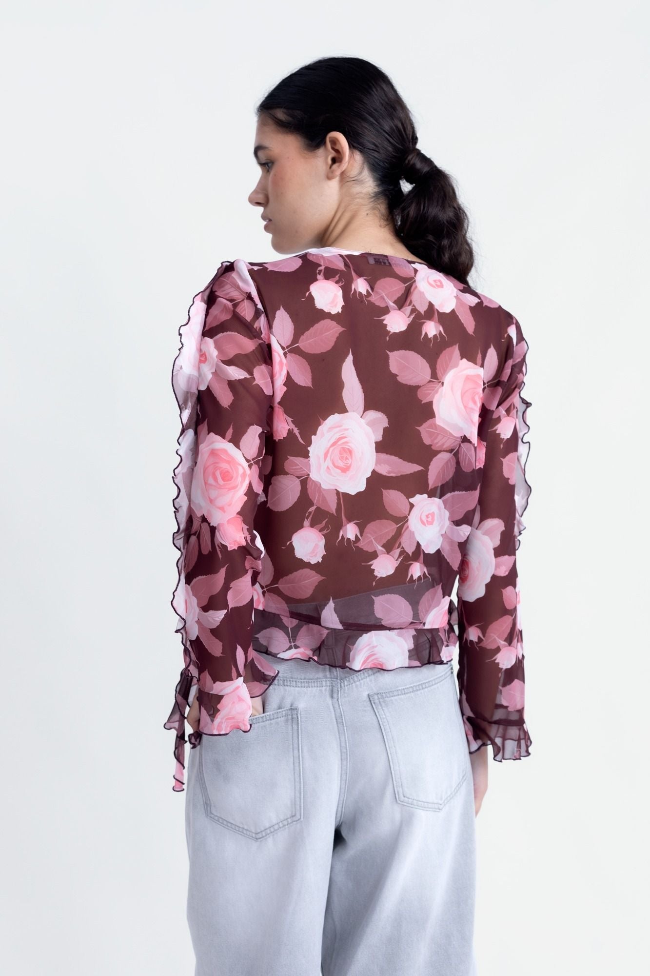 Blusa volantes estampada flores burdeos romántica