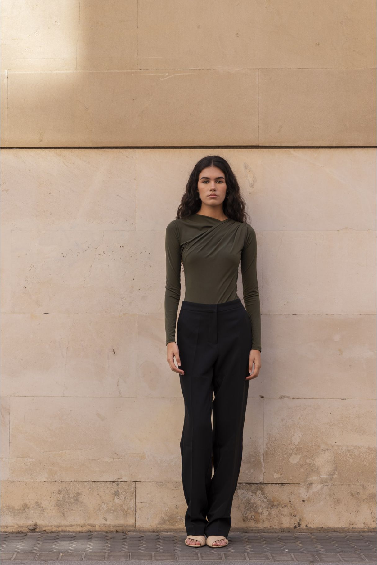 Body drapeado color caqui