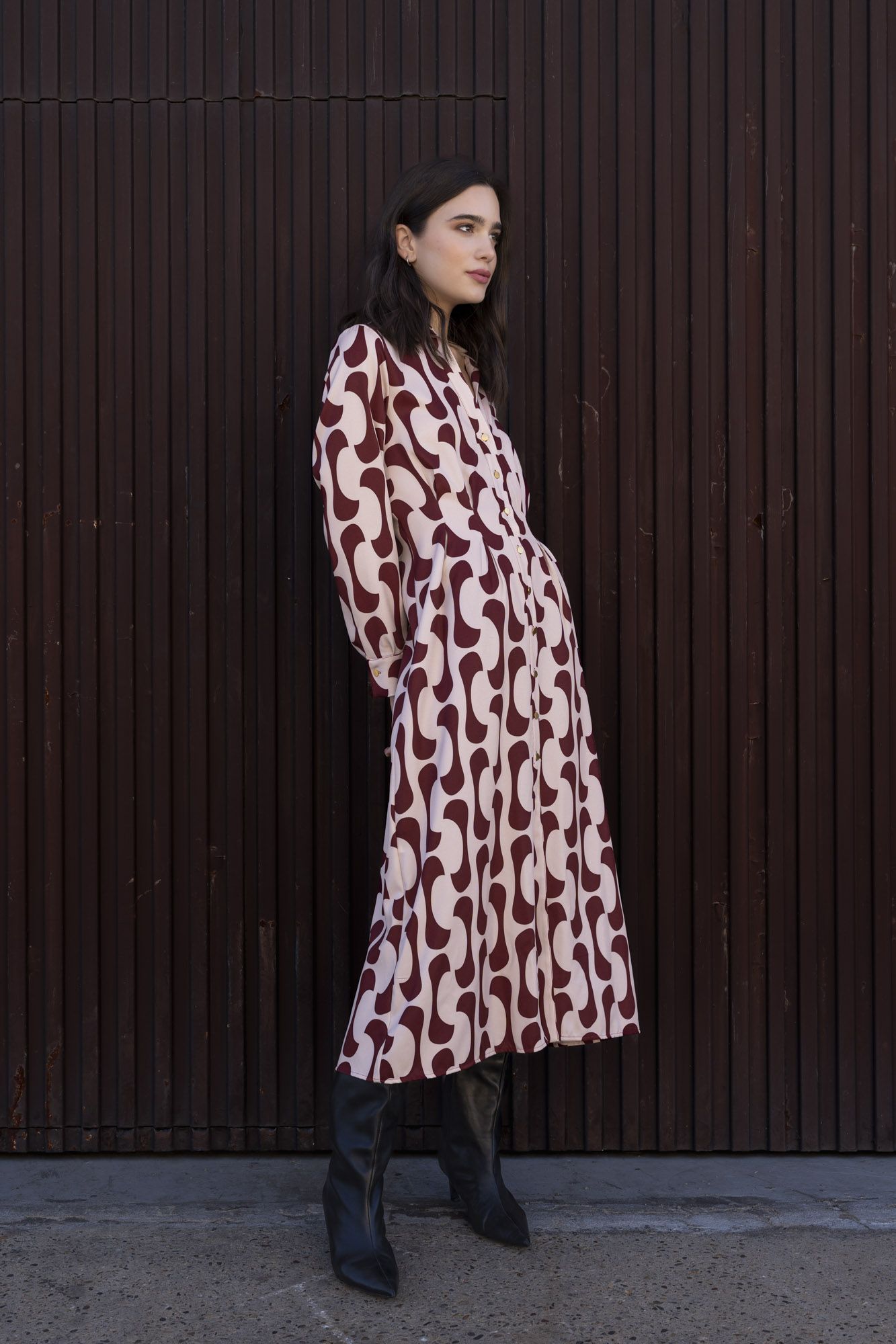 Vestido camisero estampado burdeos diseño España