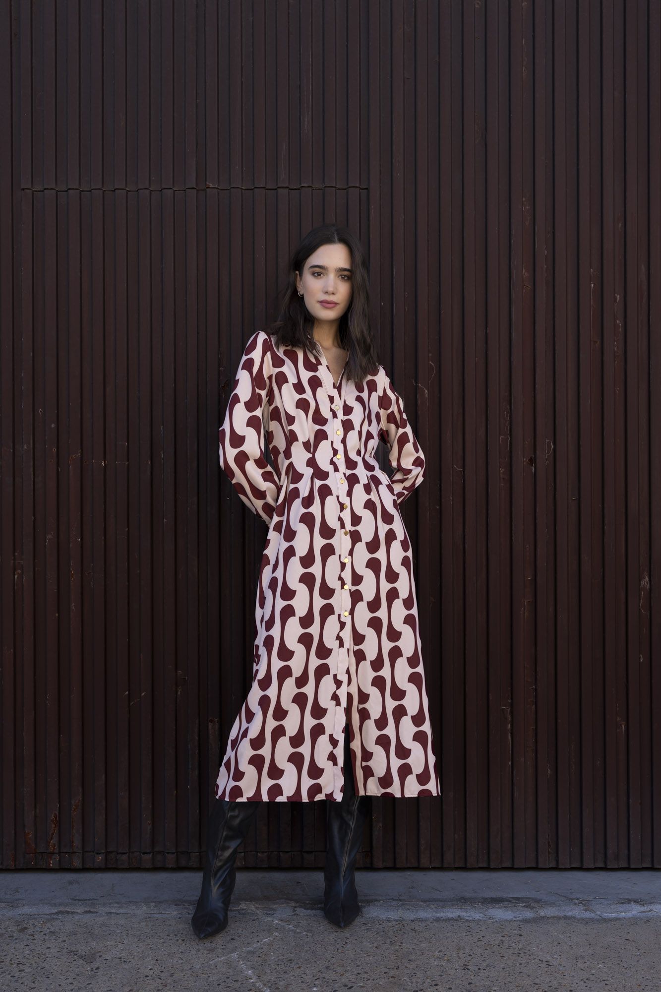 Vestido camisero estampado burdeos diseño España