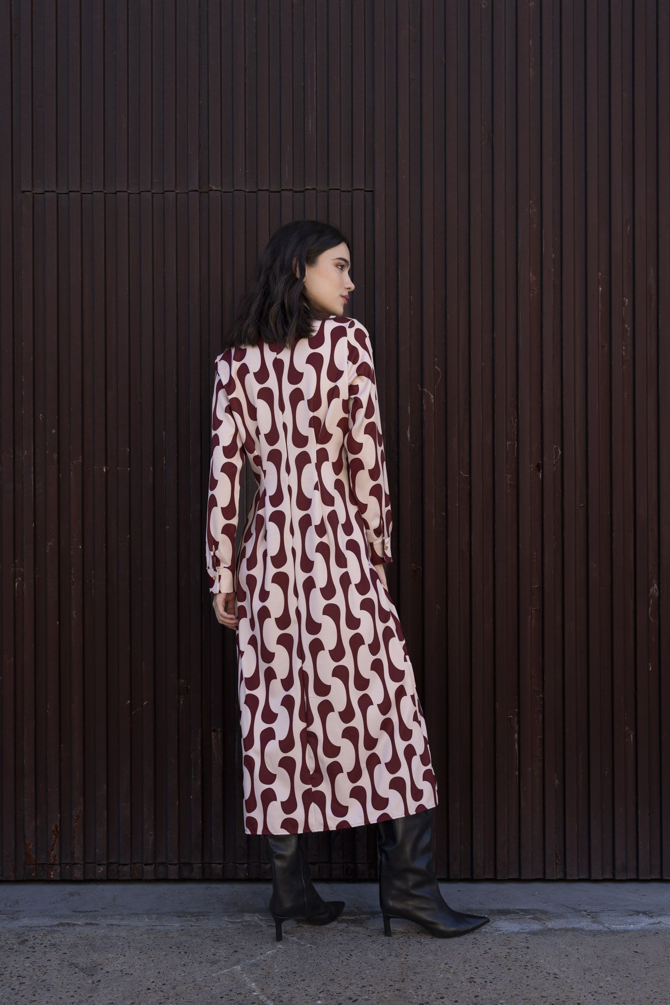 Vestido camisero estampado burdeos diseño España