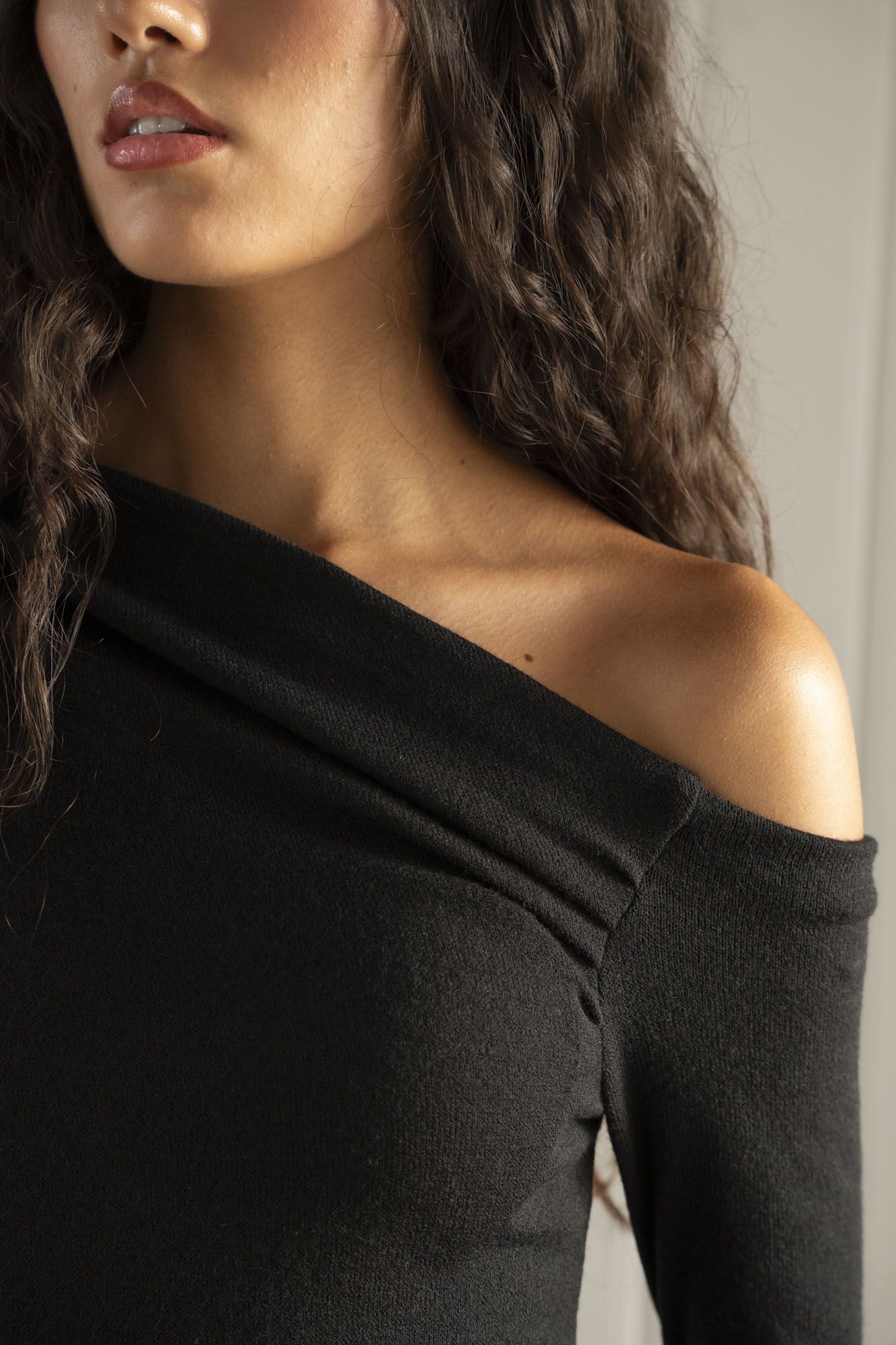 Vestido de punto asimétrico elegante de fiesta para mujer, vestido midi de un solo hombro sofisticado ajustado negro formal chic