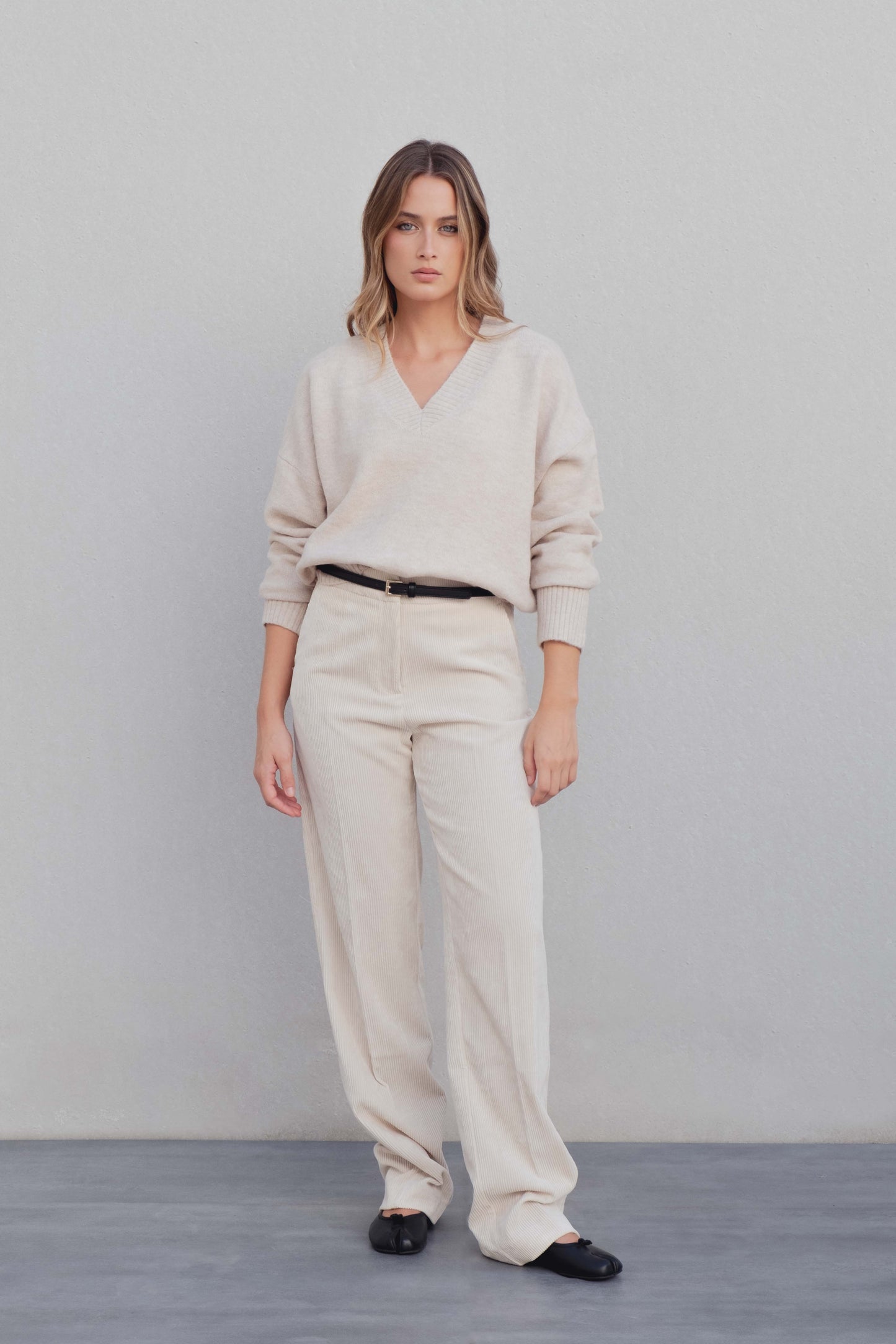 Pantalón recto de pana suave de tiro alto para mujer, pantalón beige elegante y abrigado de pierna recta casual de invierno