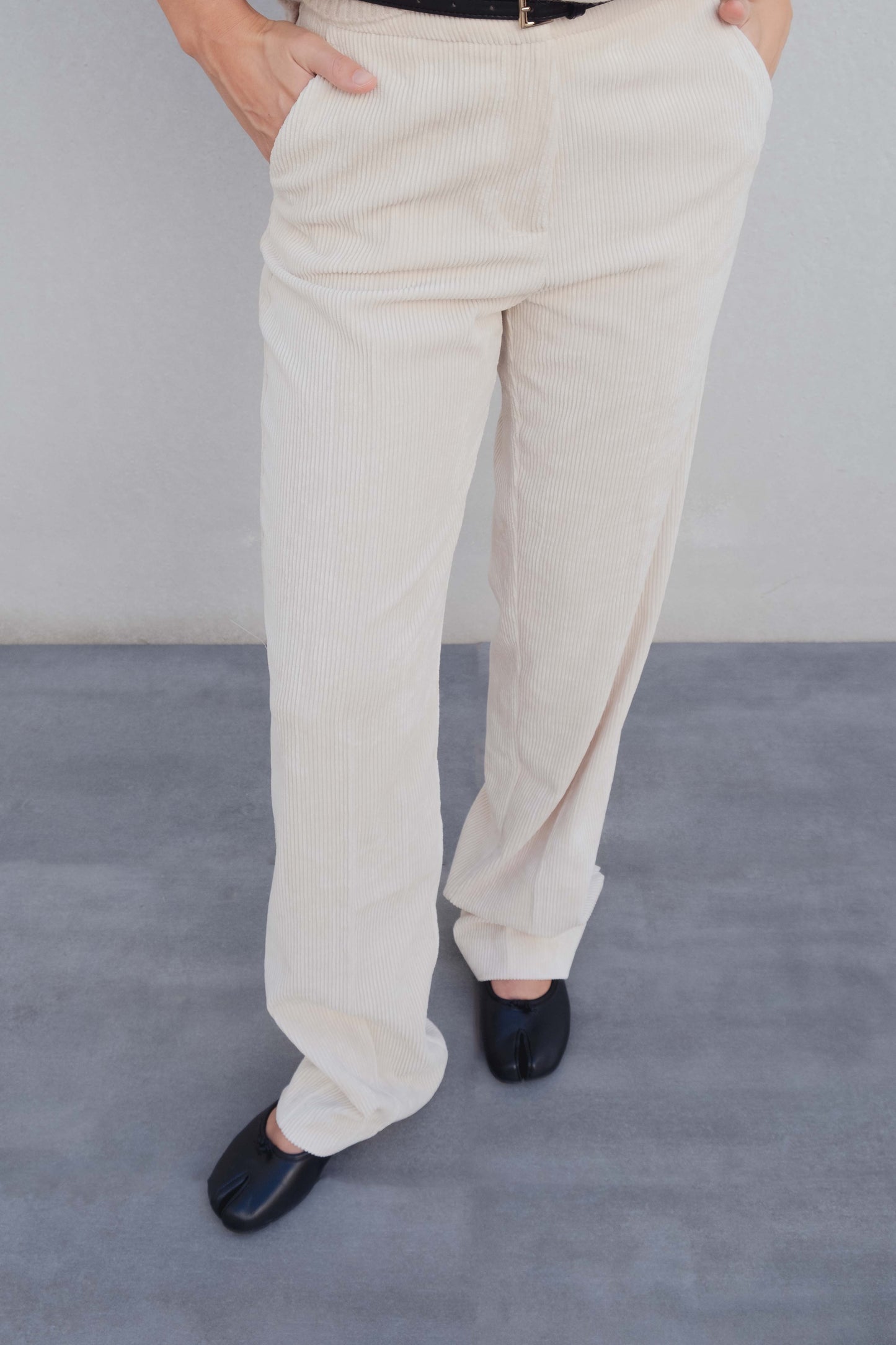 Pantalón recto de pana suave de tiro alto para mujer, pantalón beige elegante y abrigado de pierna recta casual de invierno