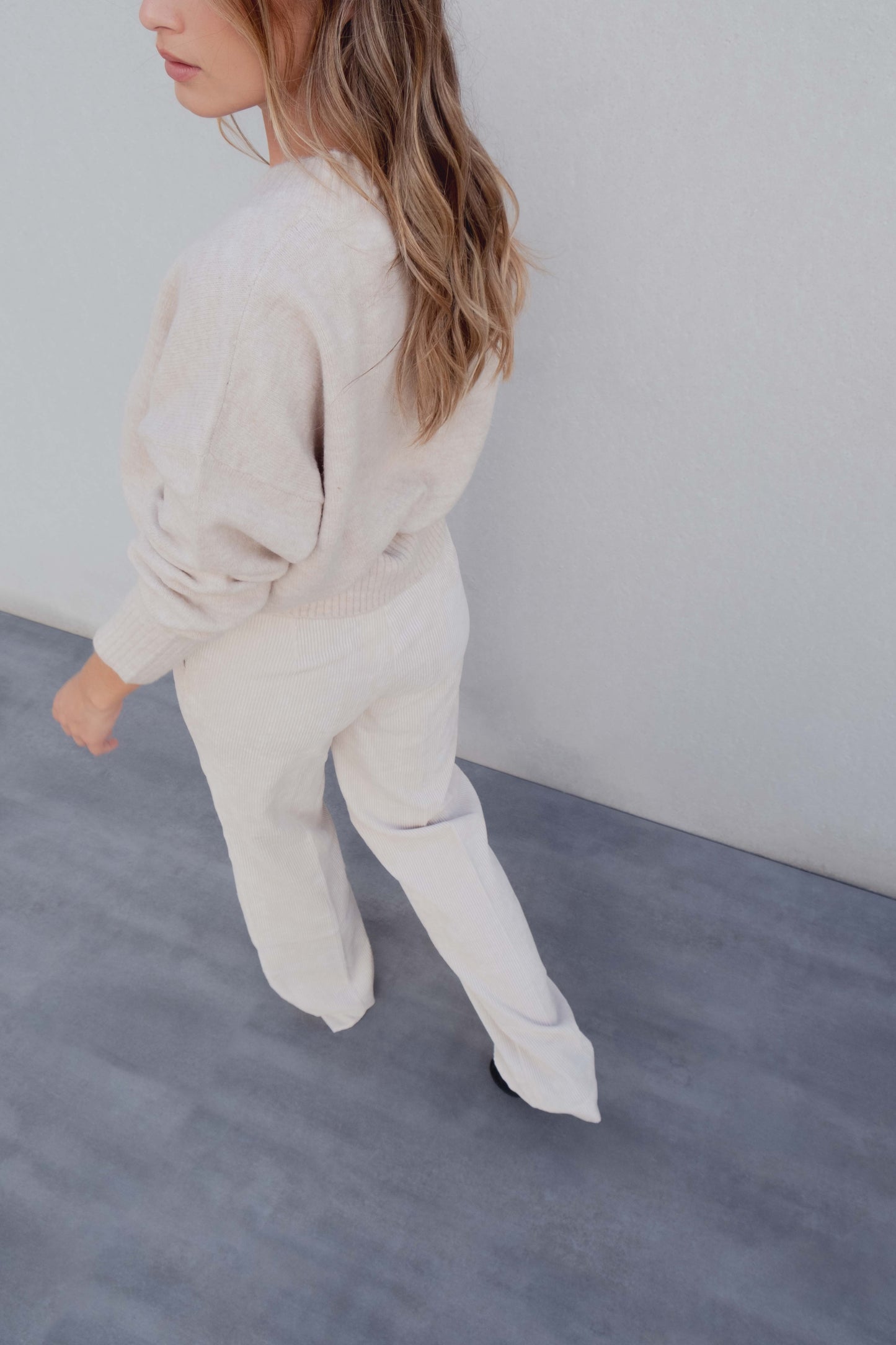 Pantalón recto de pana para mujer. 100% Algodón. Diseño Made in Spain.