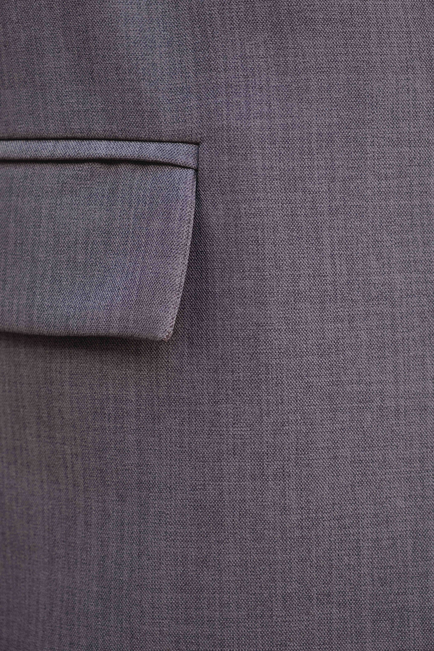 Blazer gris con puño estampado y hombreras diseño español