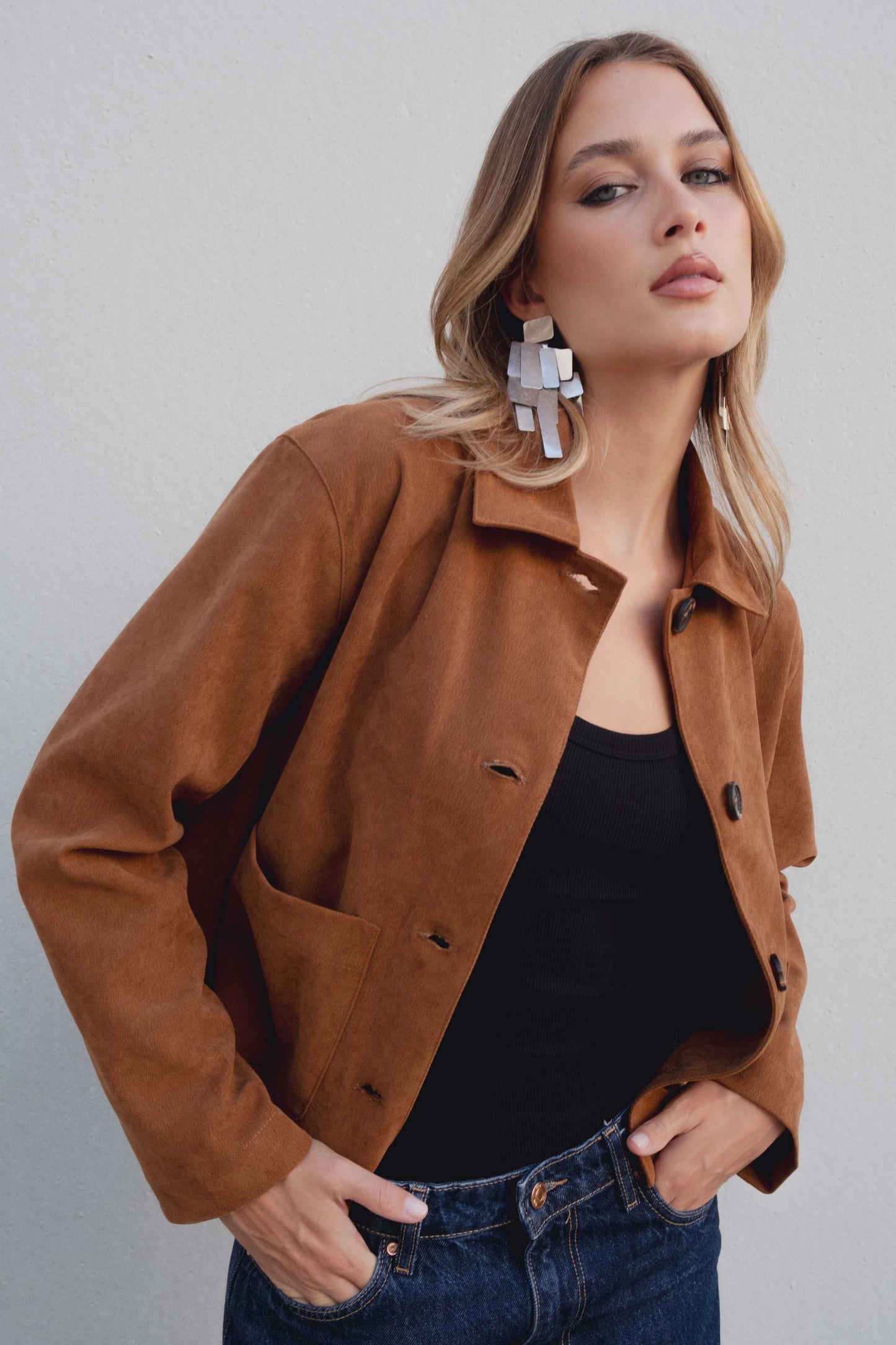 Chaqueta Corta Efecto Ante con Cuello Solapa