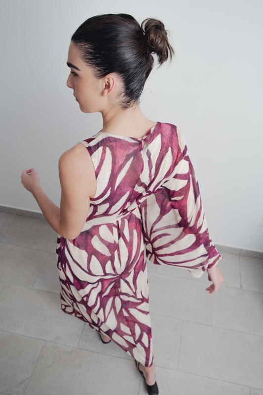 Vestido largo asimétrico elegante de mujer color burdeos con estampado moderno, vestido fluido de fiesta de un solo hombro sofisticado