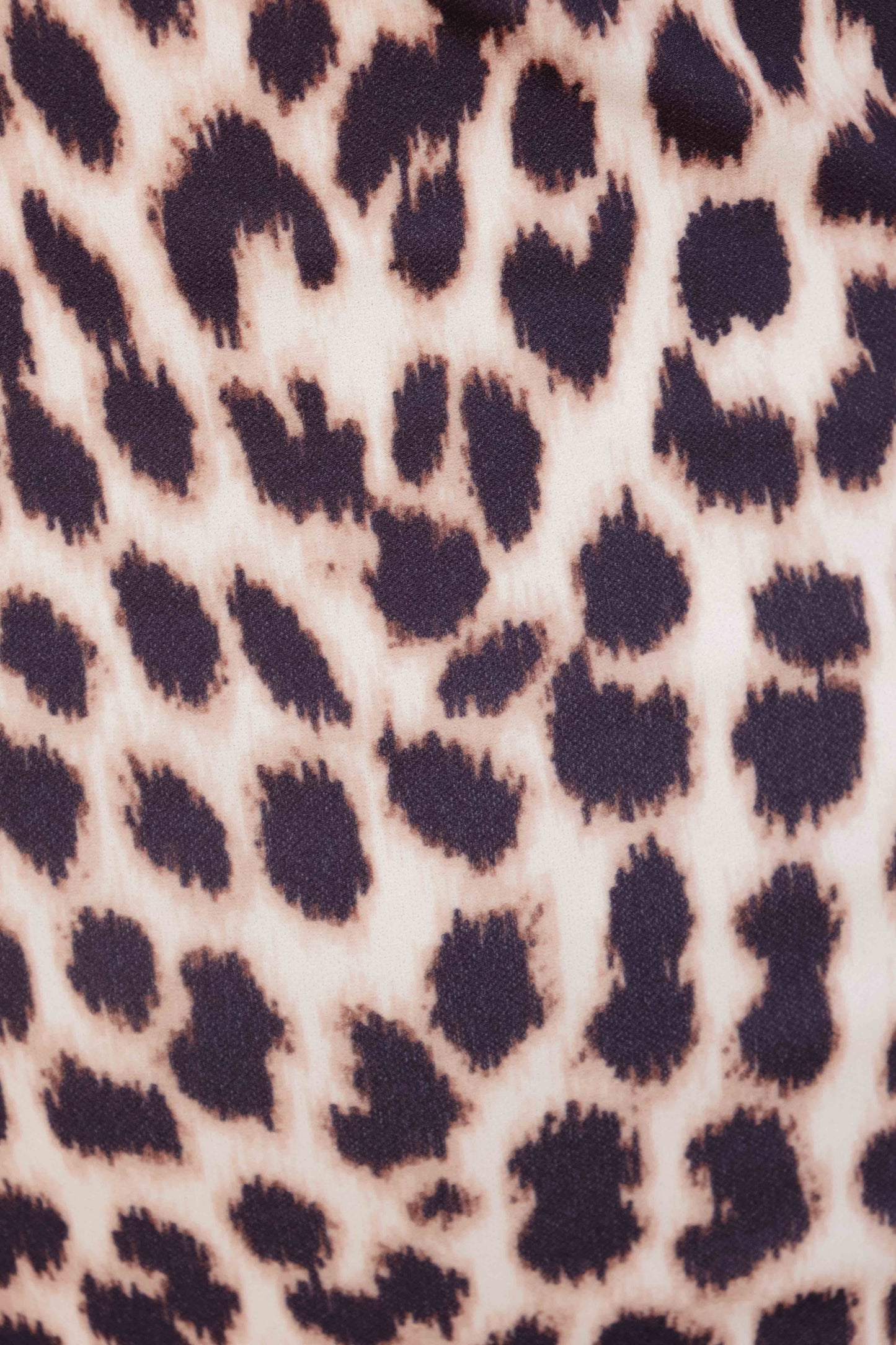 Vestido midi de manga larga con puños ajustados y estampado animal print en color negro
