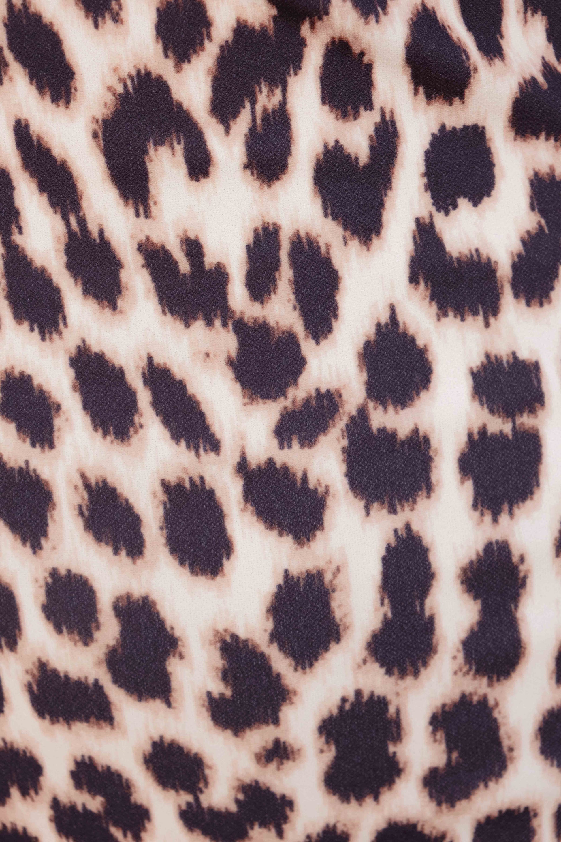 Vestido midi de manga larga con puños ajustados y estampado animal print en color negro