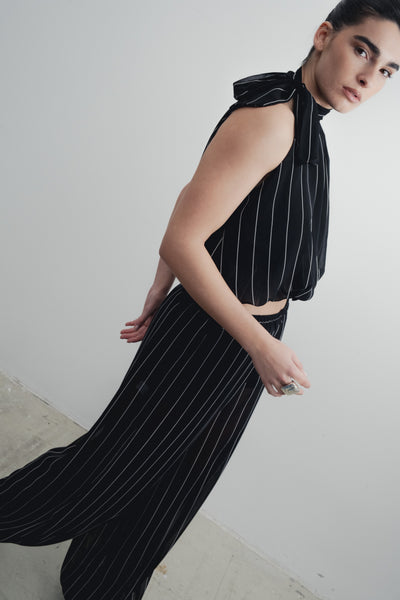 Pantalón bombacho de rayas verticales diseño español
