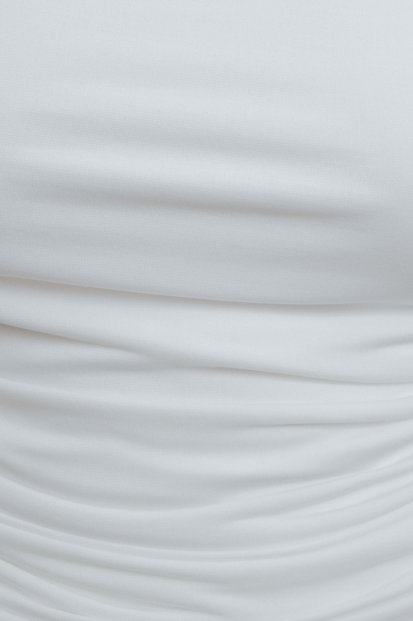 Body asimétrico de color crudo para mujer diseño minimalista