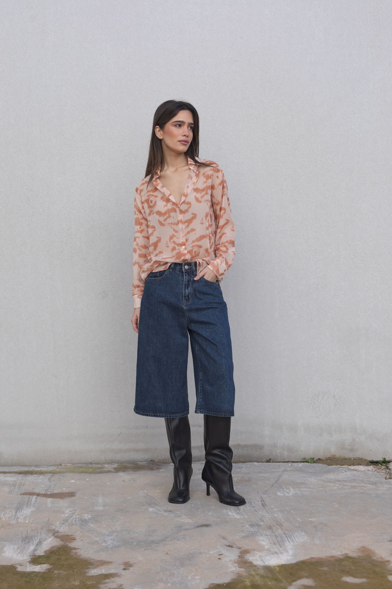 Camisa gasa estampada coral tejido vaporoso