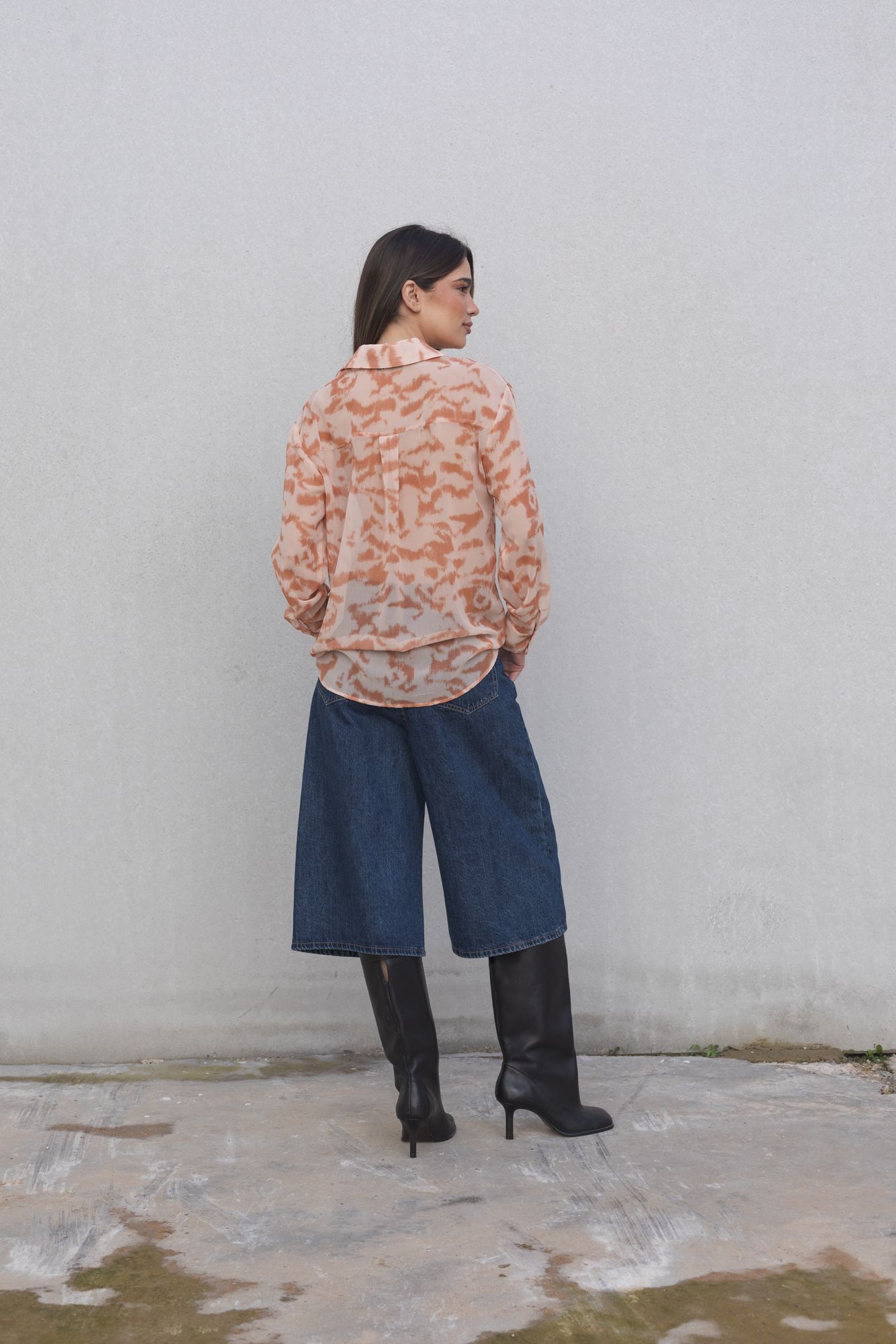 Camisa gasa estampada coral tejido vaporoso