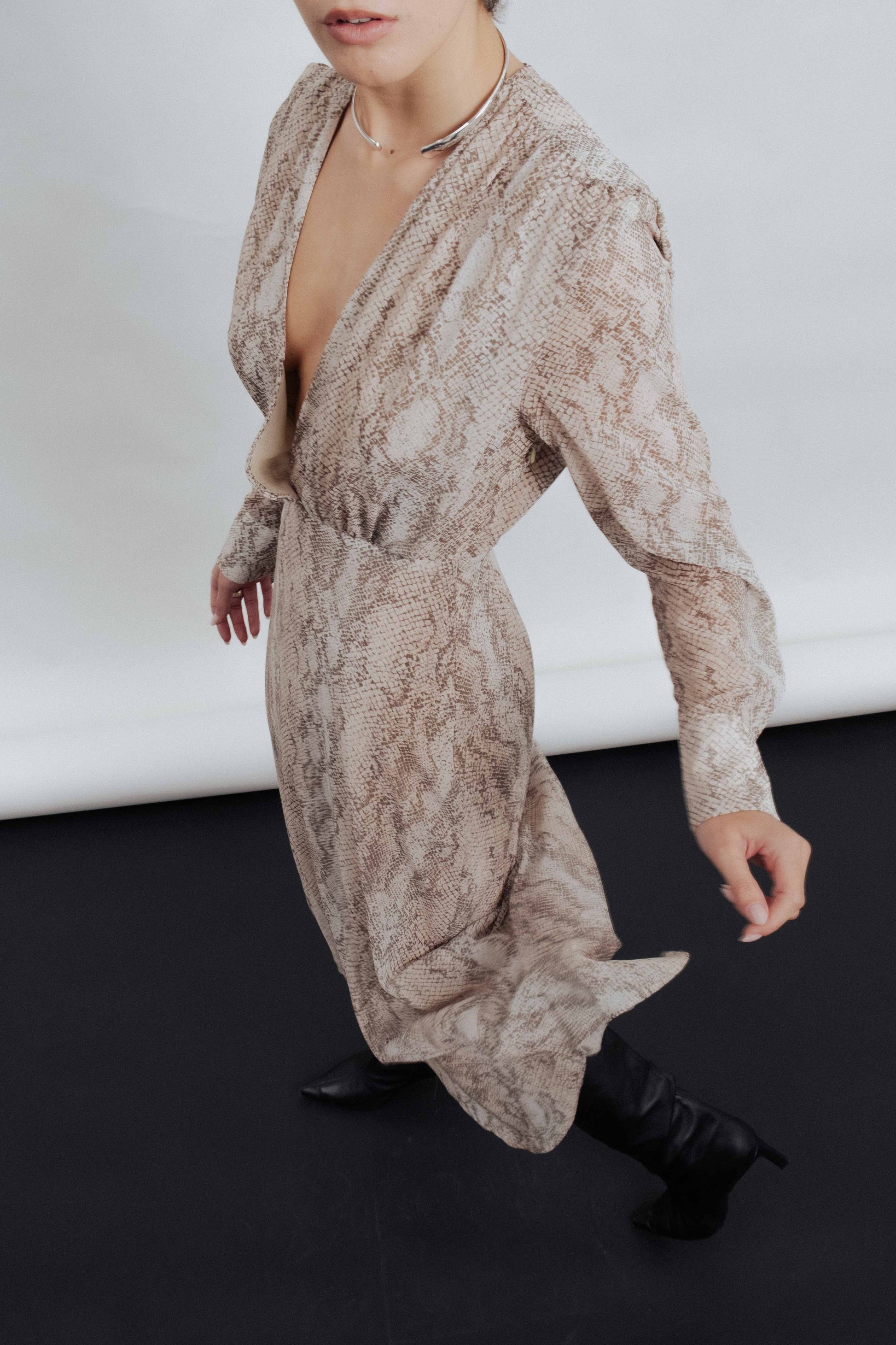 Vestido de gasa con estampado animal print fluido