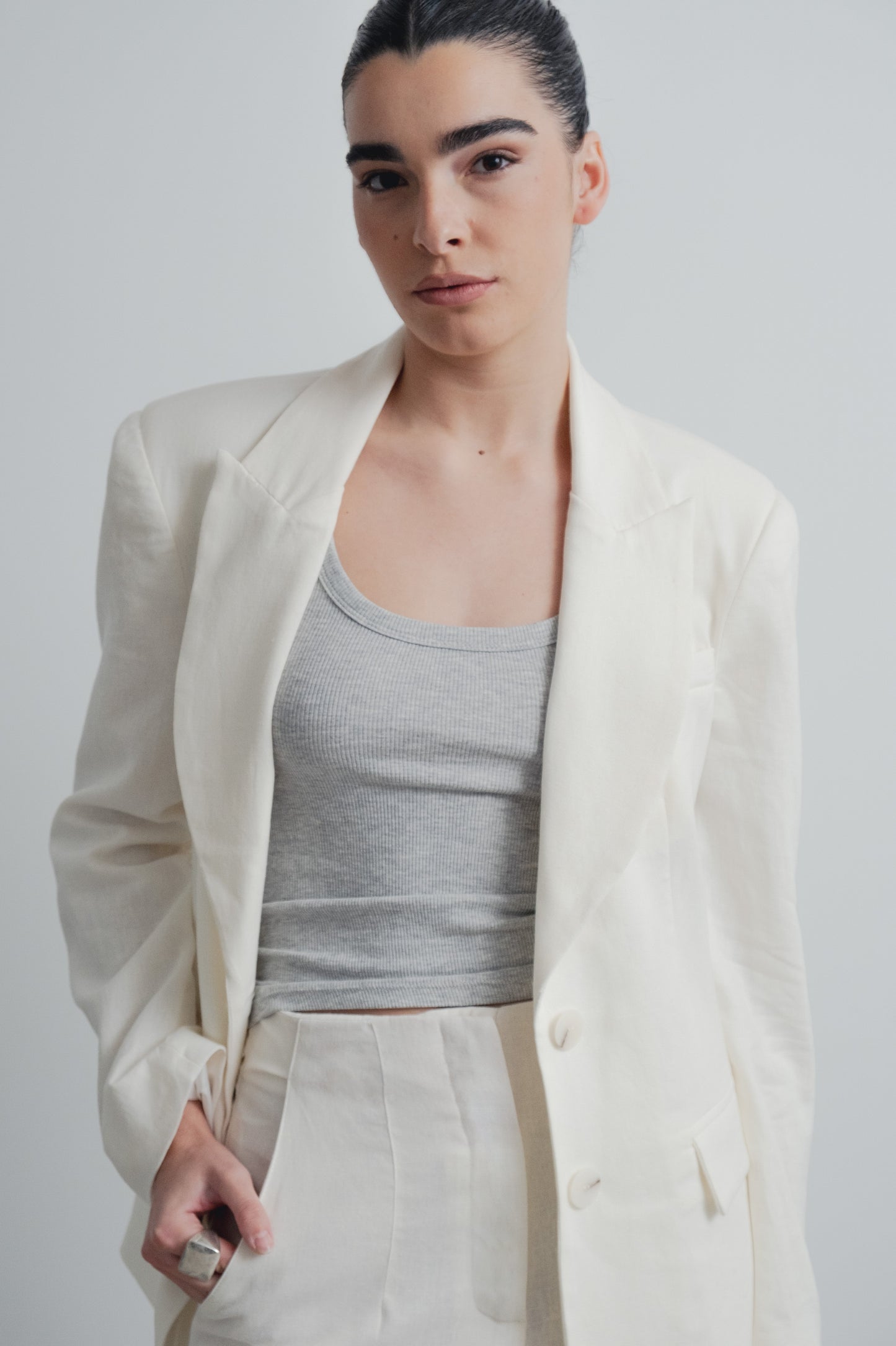Pantalón lino crudo recto mujer diseño español