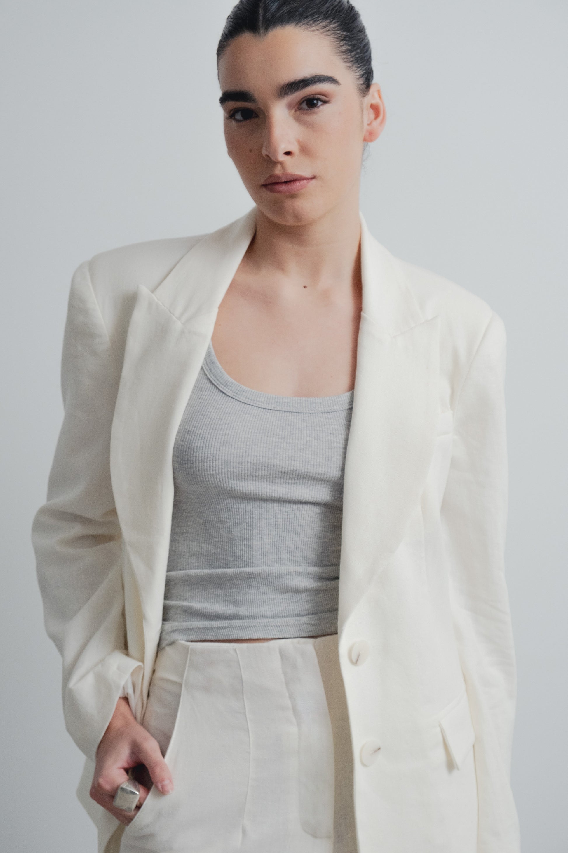 Pantalón lino crudo recto mujer diseño español