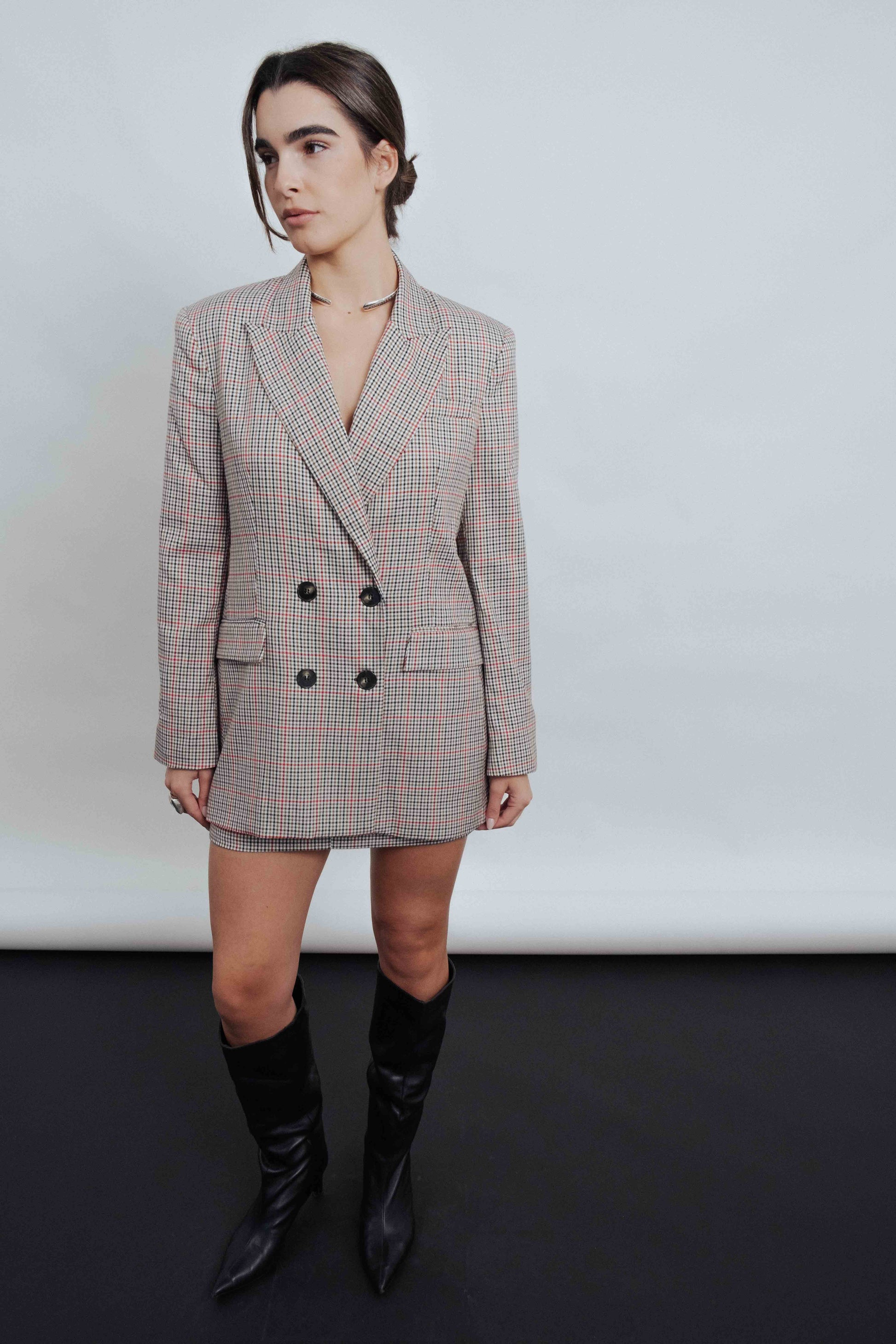 Blazer cruzada marrón botones estilo sastre mujer