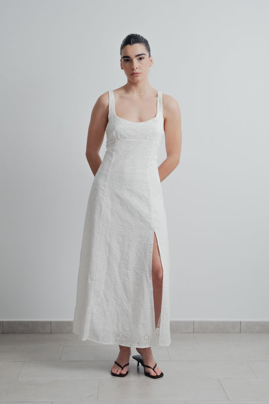 Vestido midi blanco perforado bordado suizo