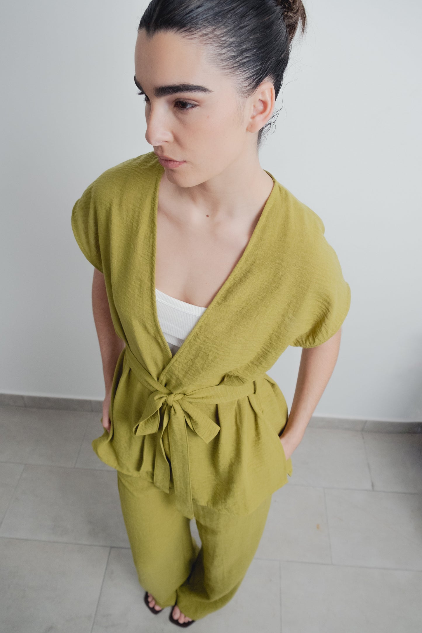 Pantalón fluido verde cintura elástica mujer