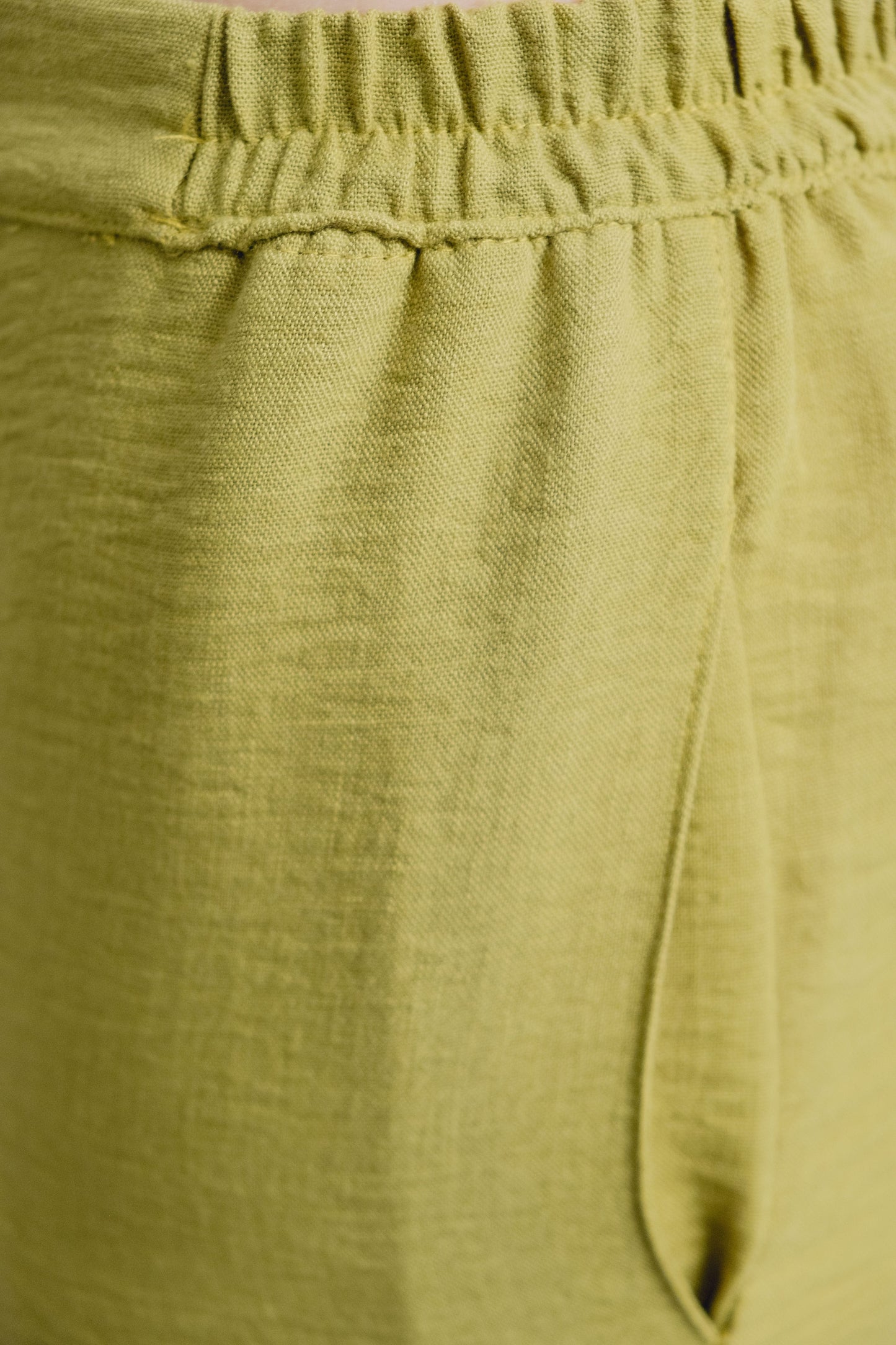 Pantalón fluido verde cintura elástica mujer