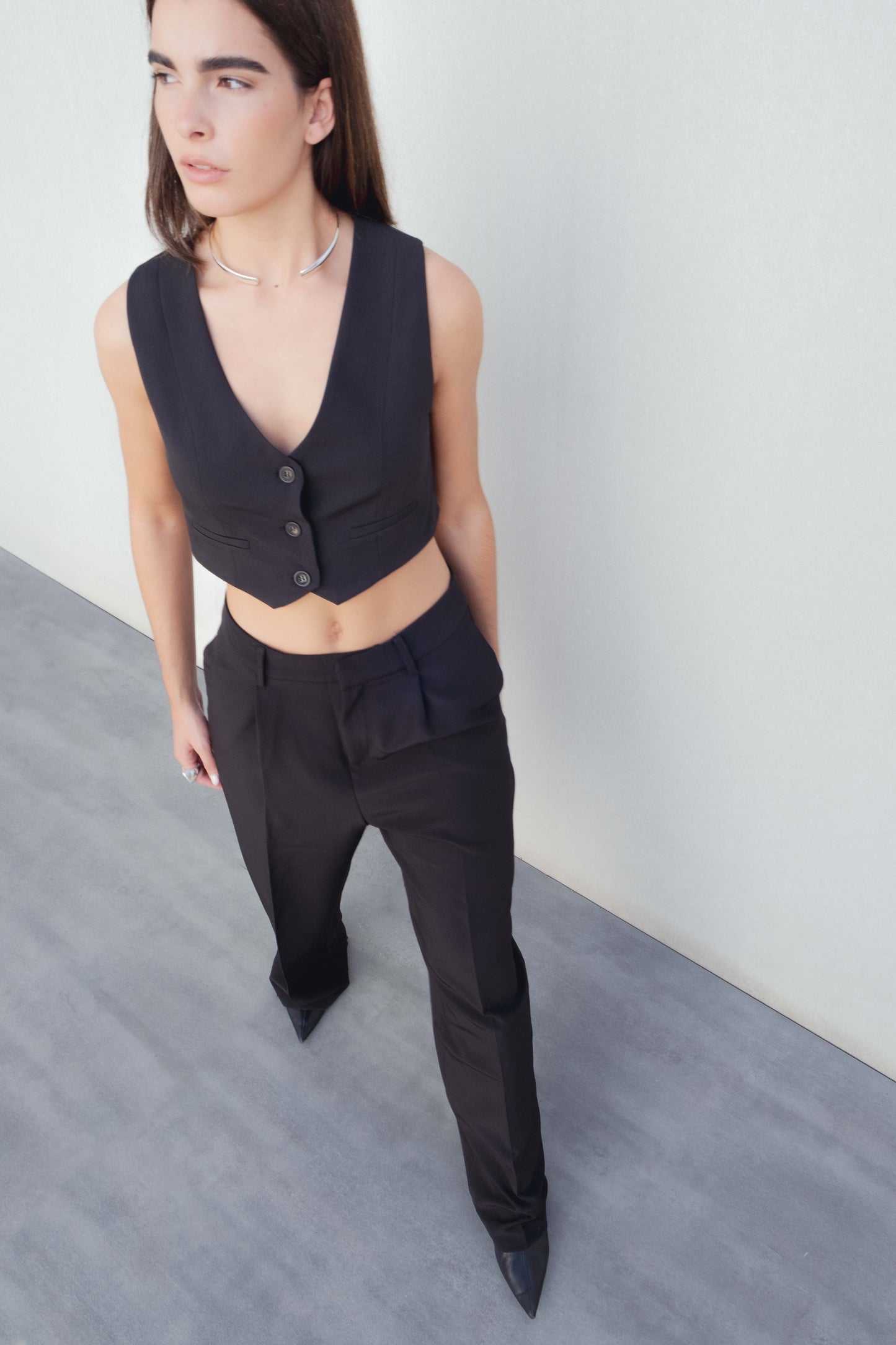 Pantalón de pliegues elegante de sastre para mujer, pantalón negro de pinzas tiro alto pierna ancha formal oficina o diario chic