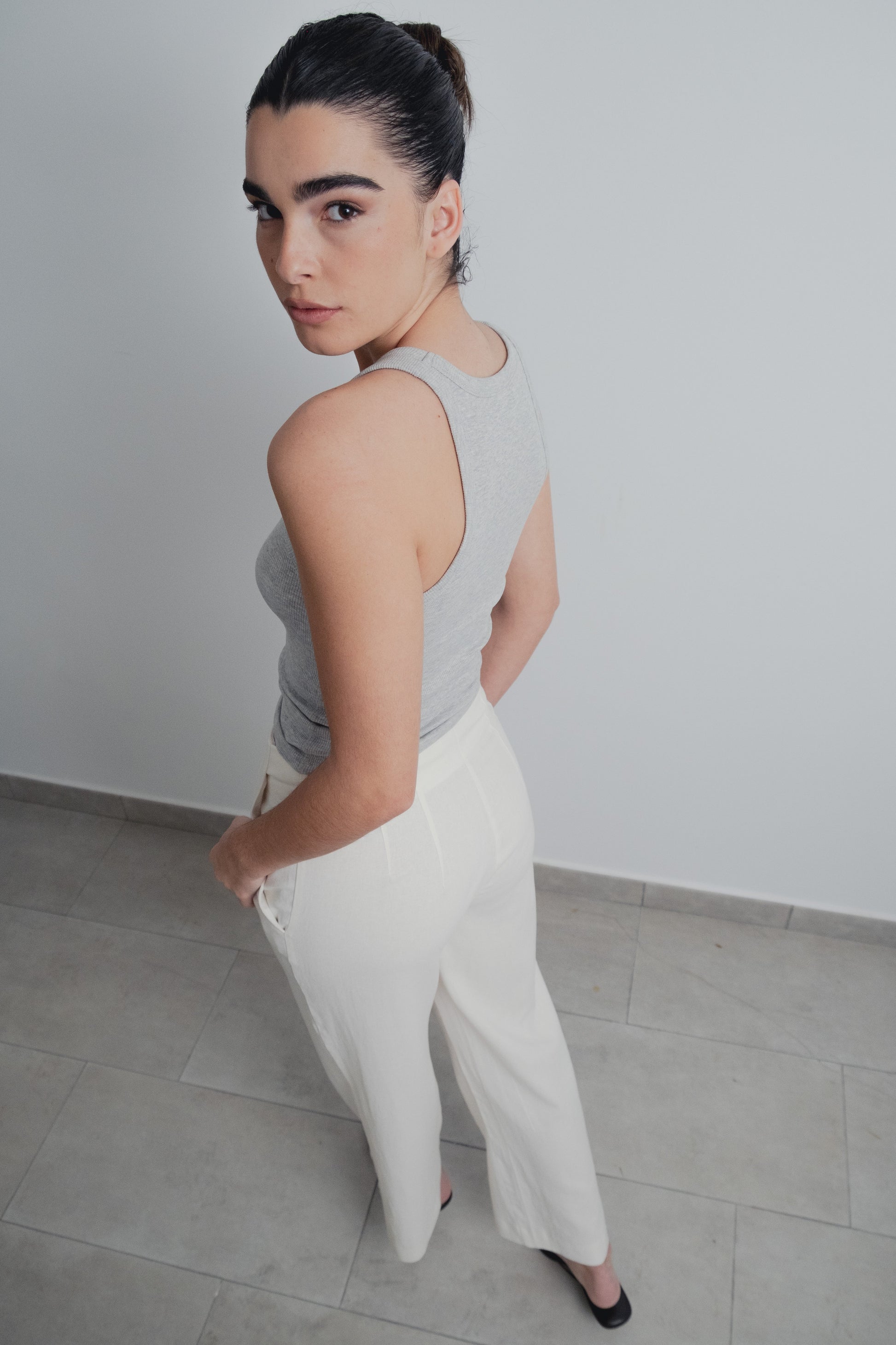 Pantalón lino crudo recto mujer diseño español